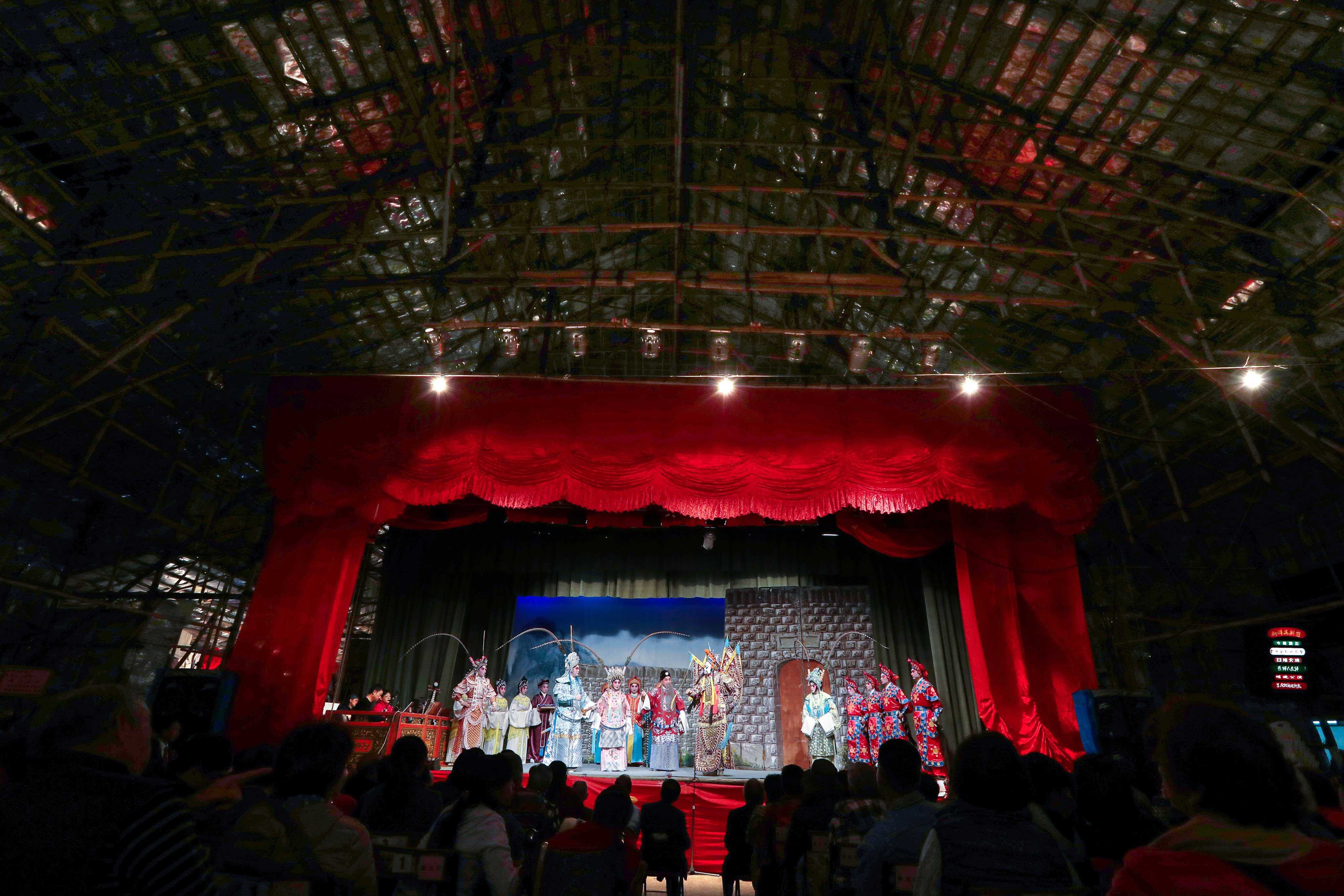 A term to describe a packed bamboo theatre is now used whenever a place is very crowded. Photo: Nora Tam