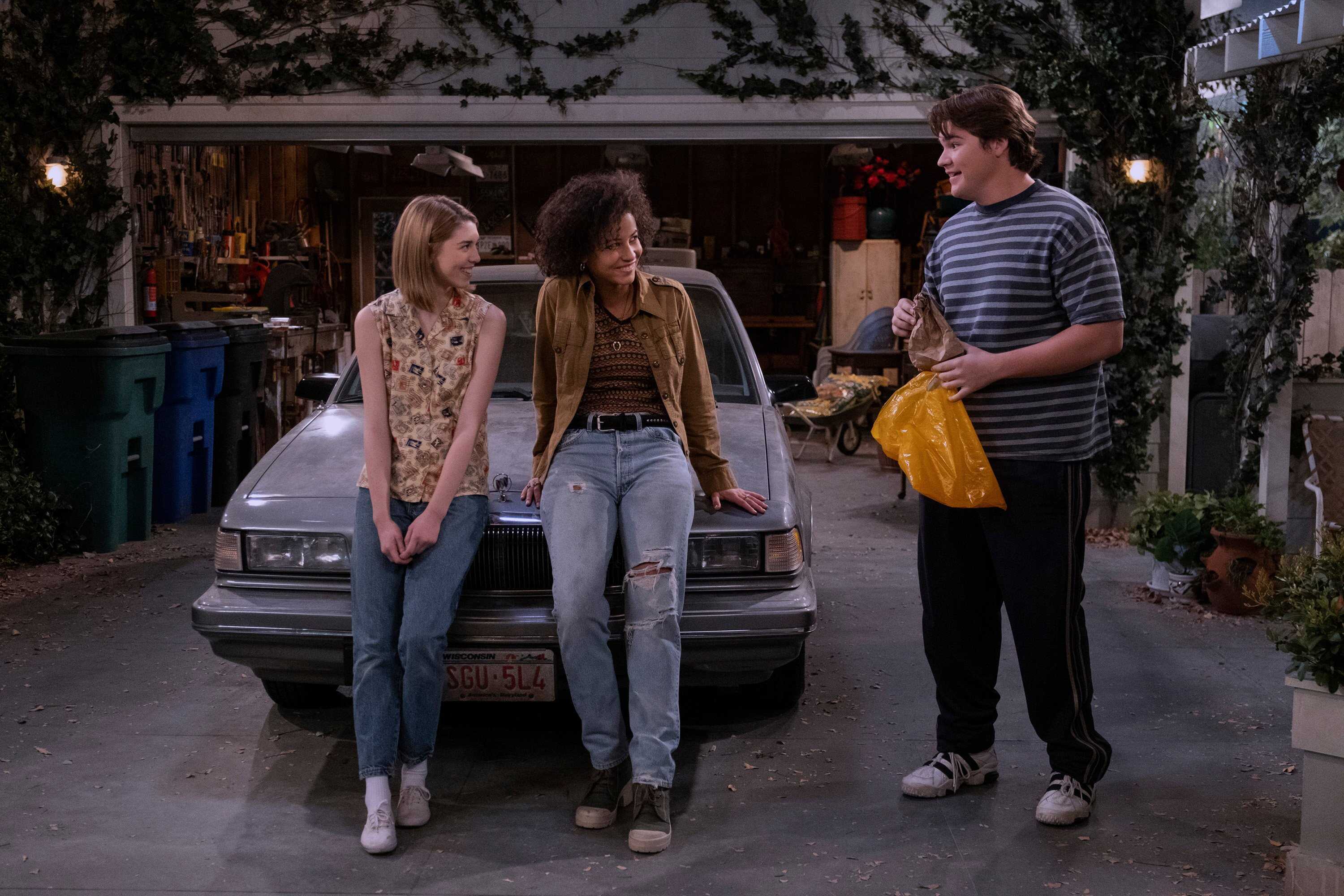 Callie Haverda (from left) as Leia, Ashley Aufderheide as Gwen and Maxwell Acee Donovan as Nate in “That ’90s Show”. Photo: Netflix/TNS