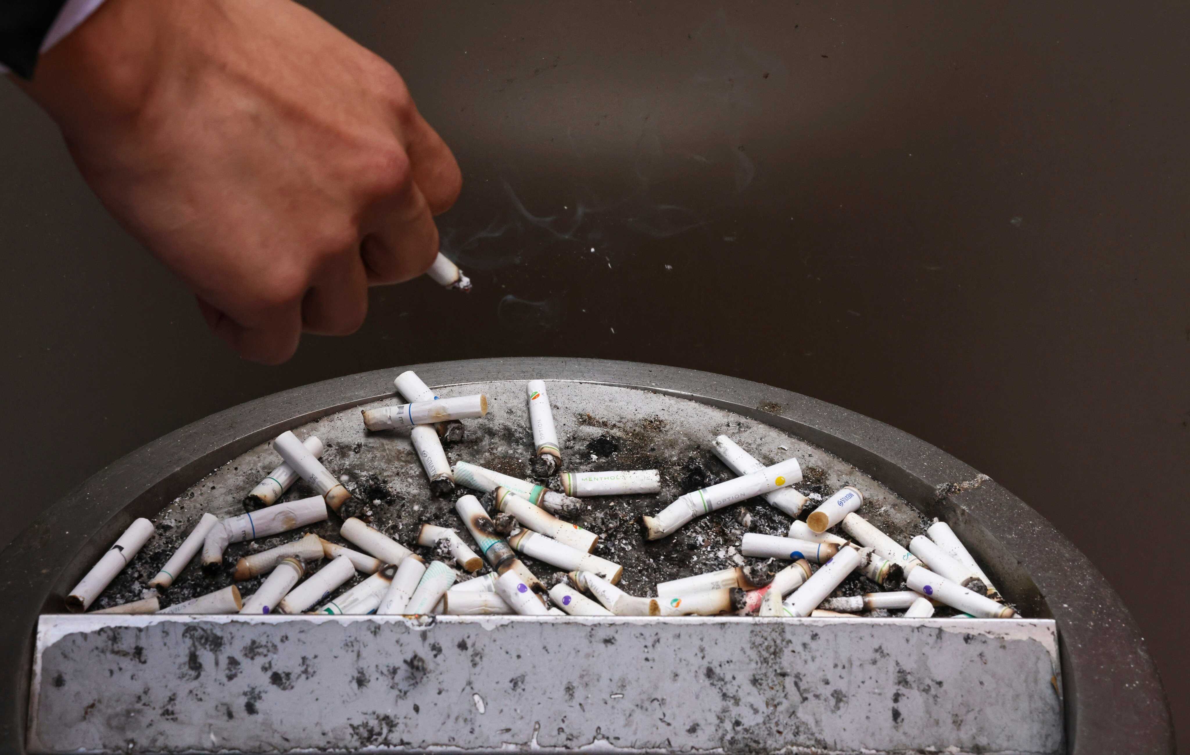 getting cigarette smoke smell out of house How to Get Smoke Smell out of Your House (with Pictures)