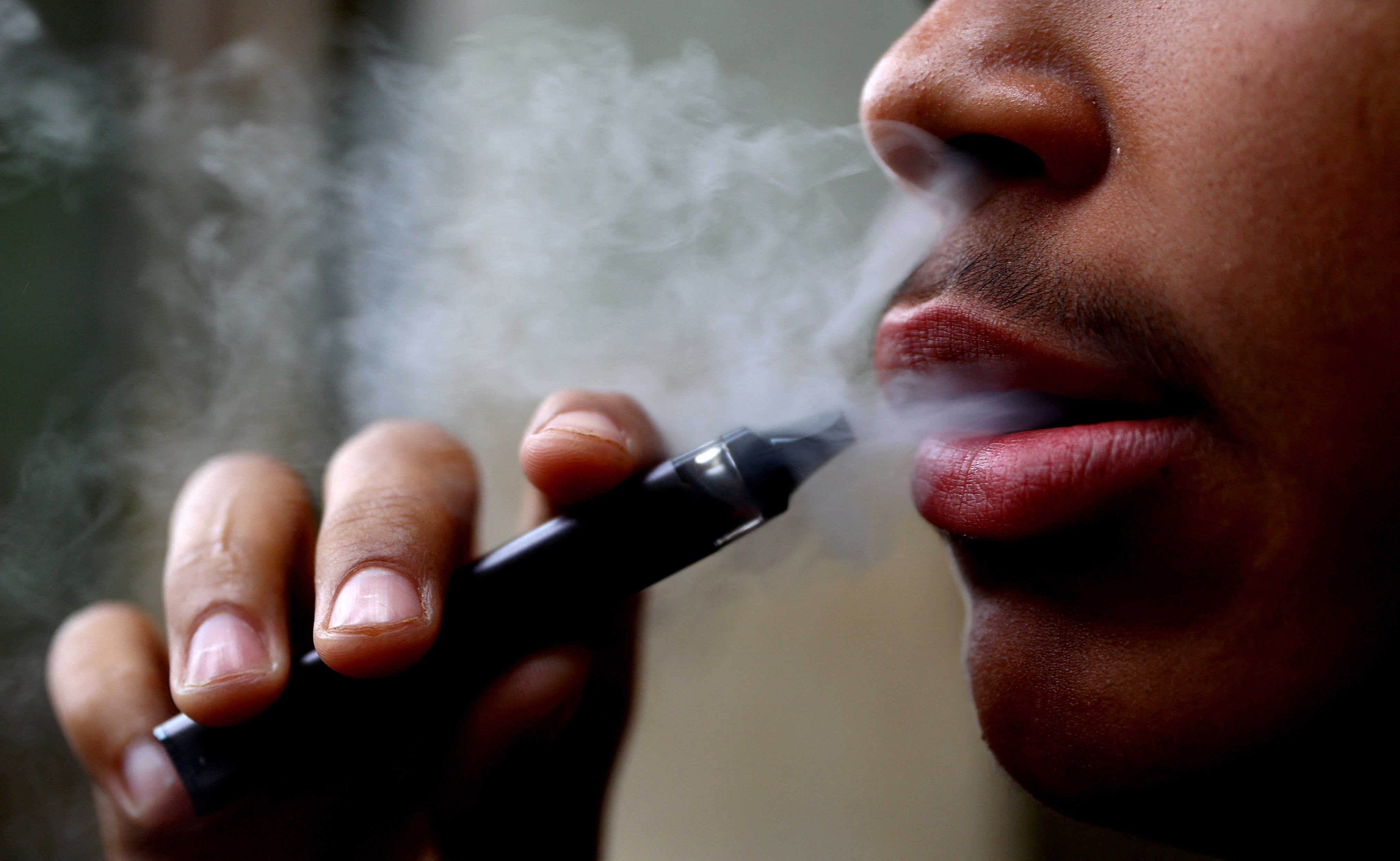 Face Off: Should Hong Kong go through with its proposal to ban e-cigarettes?  | Young Post Club