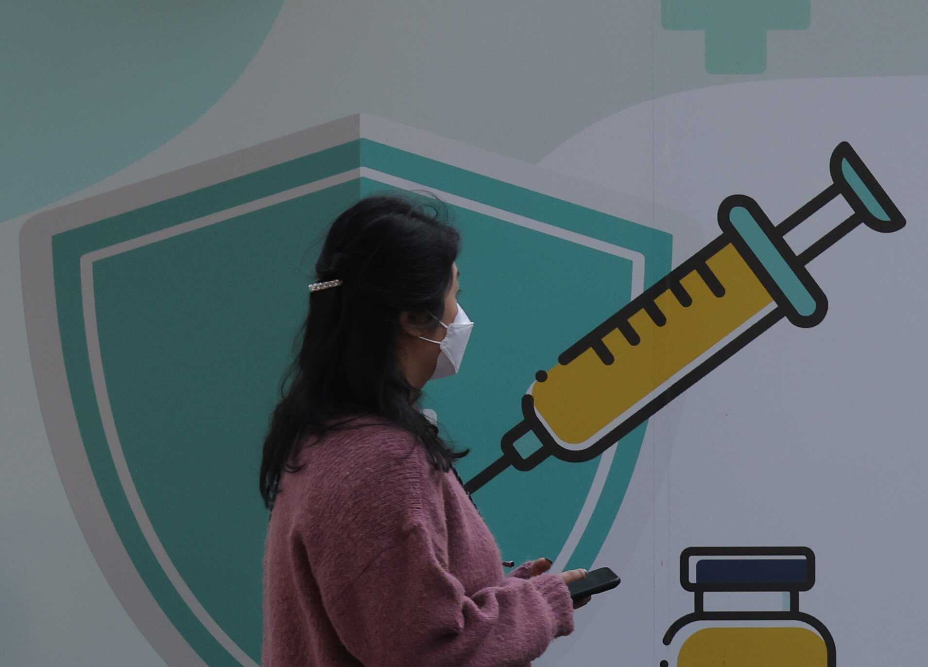 Health authorities have reminded parents to arrange Covid-19 vaccinations for babies aged six months or above to reduce the risk of severe cases. Photo: Jelly Tse