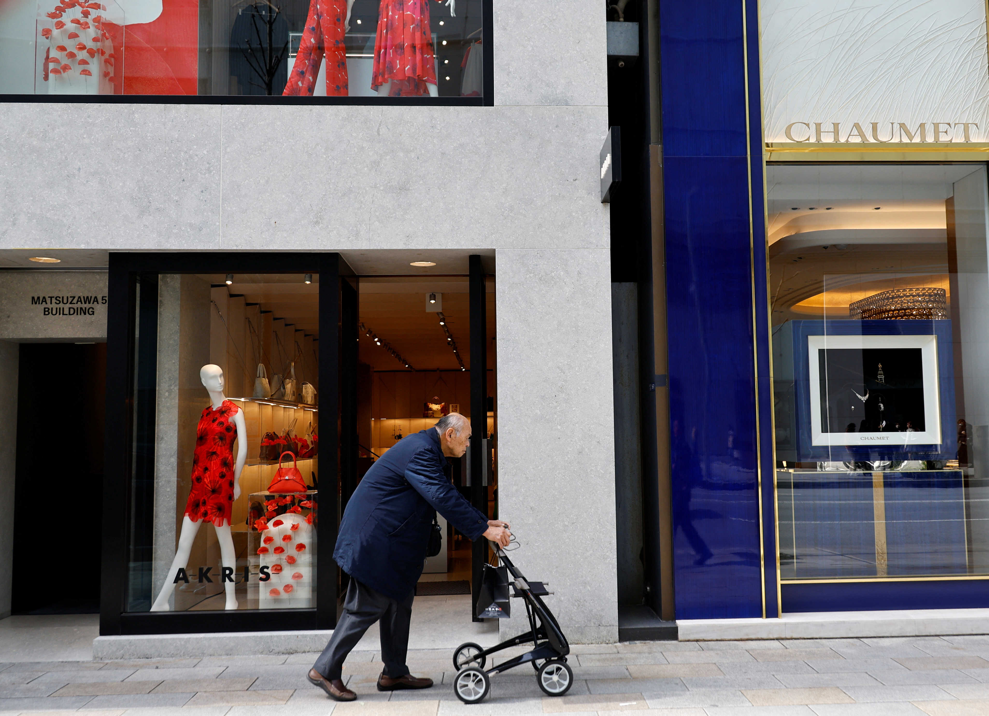 Japan considers limiting elderly ATM withdrawals to curb scams. Photo: Reuters