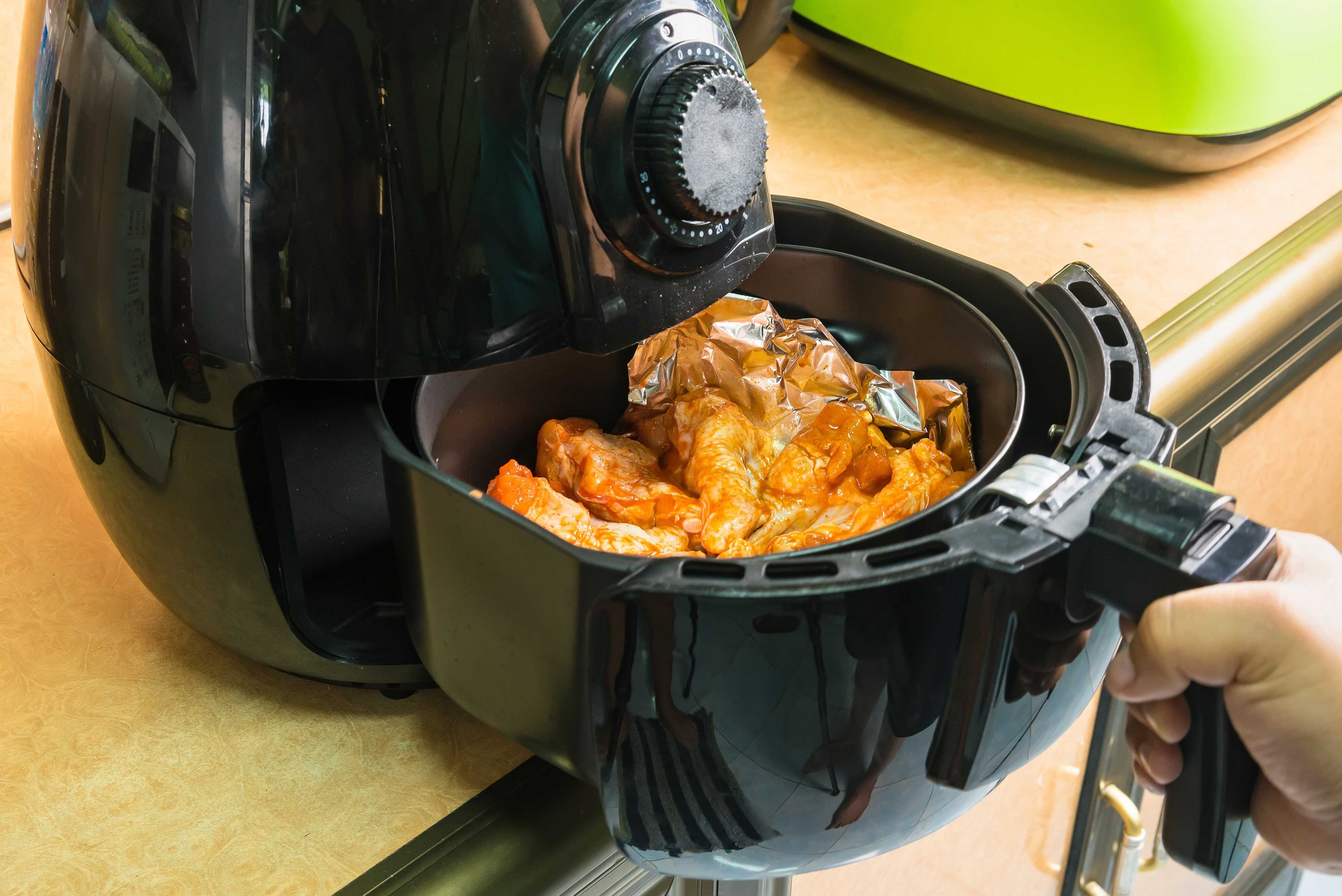 Learn the science behind air frying and other cooking methods. Photo: Shutterstock