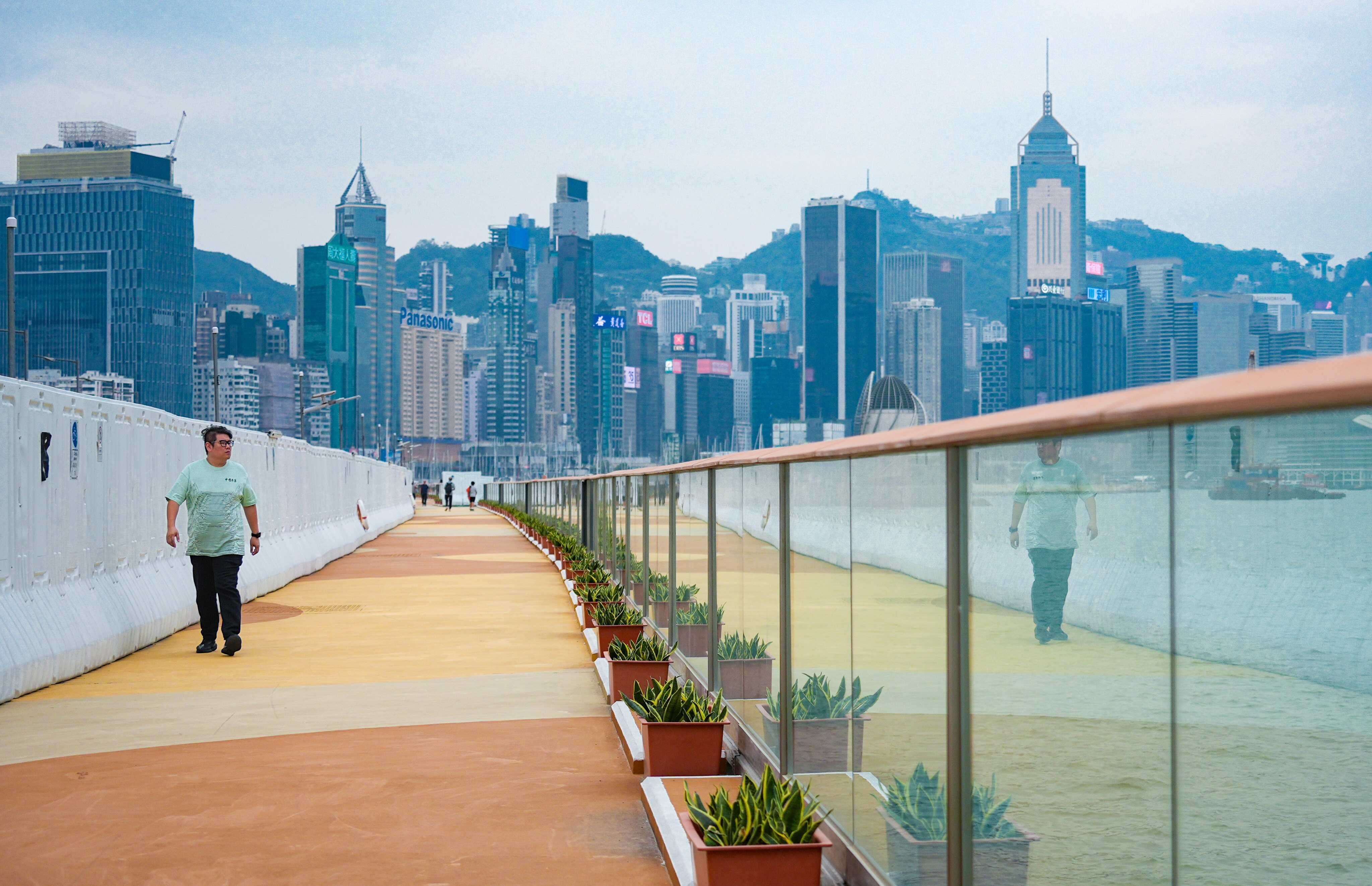 Hong Kong’s October heatwave set new records, with temperatures peaking due to a persistent high-pressure system. Photo: Eugene Lee