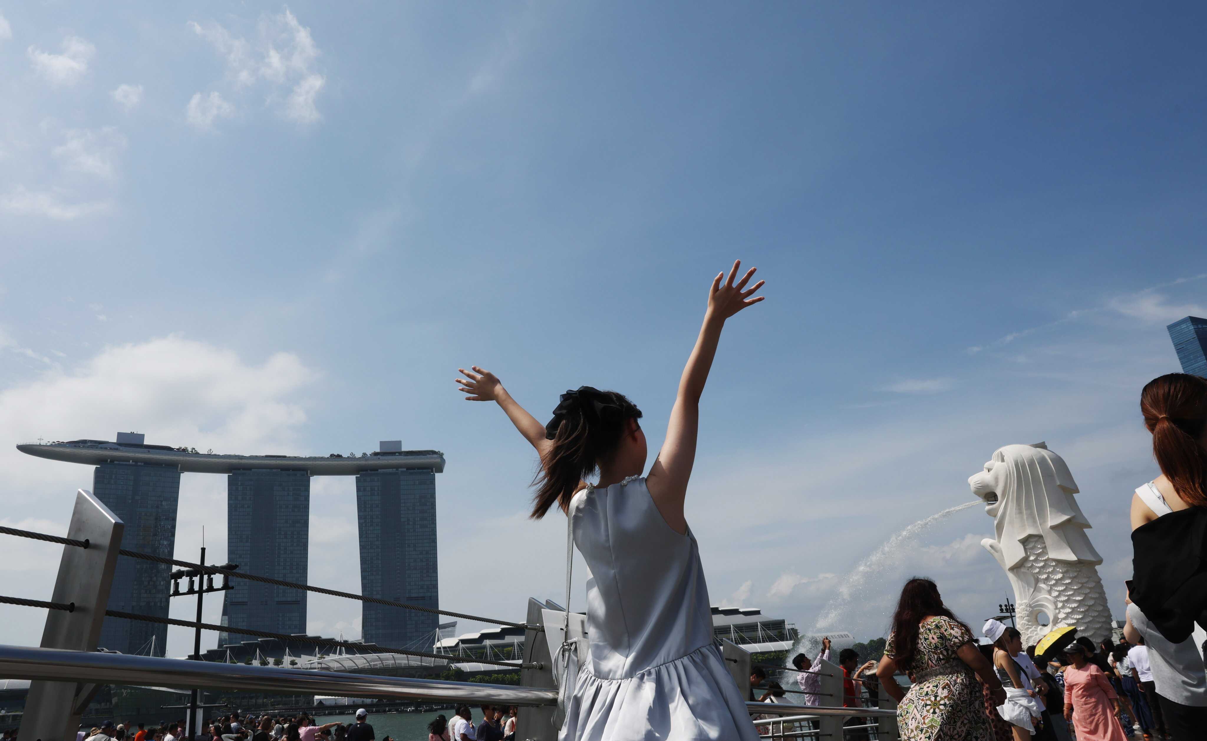 Amid Japan-China tensions, Chinese tourists opt for Southeast Asia, boosting bookings to Singapore, Thailand, and Malaysia. Photo: EPA-EFE