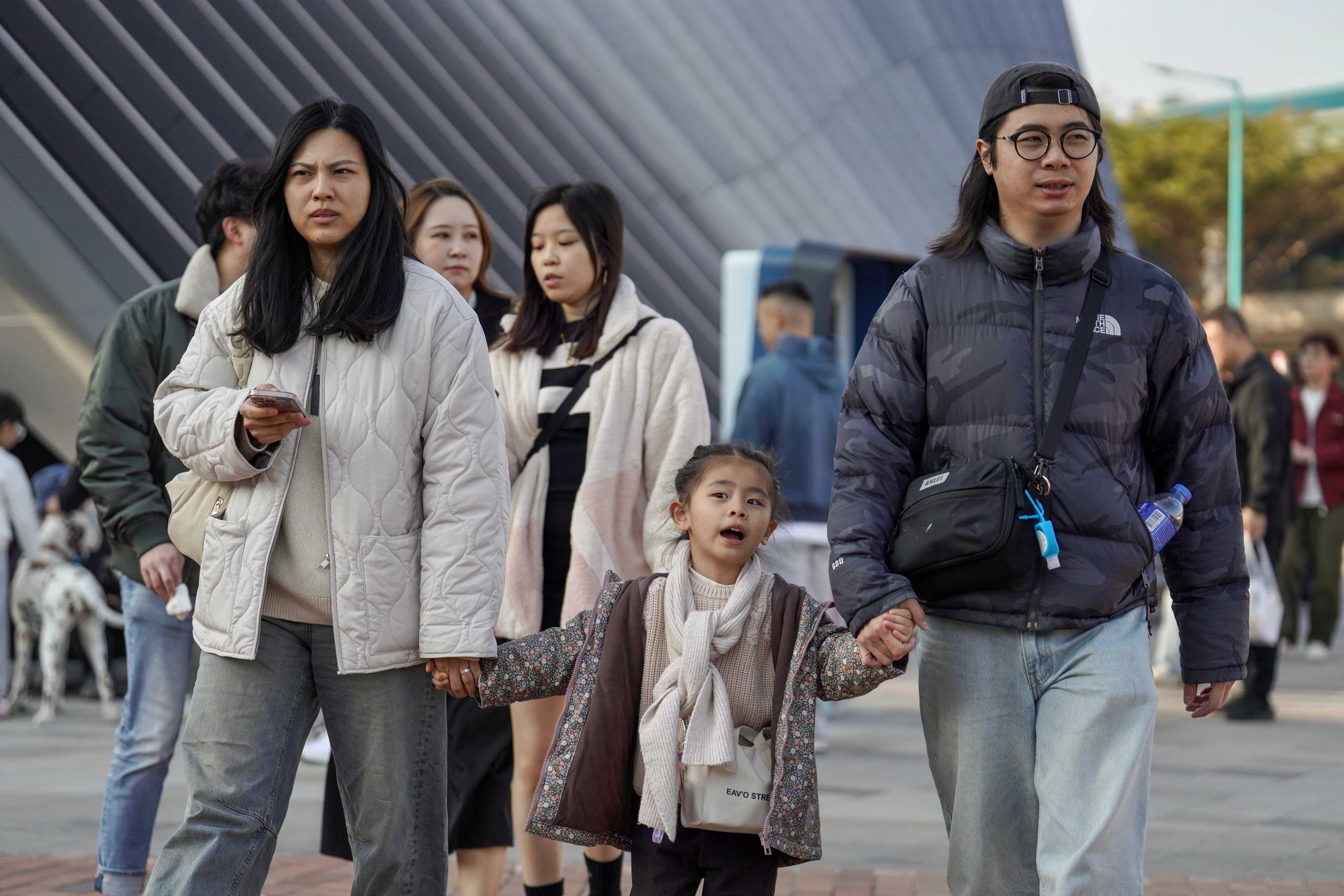Hong Kong hit by prolonged winter monsoon, dry spells and health warnings amid unseasonably mild start to winter. Photo: Karma Lo