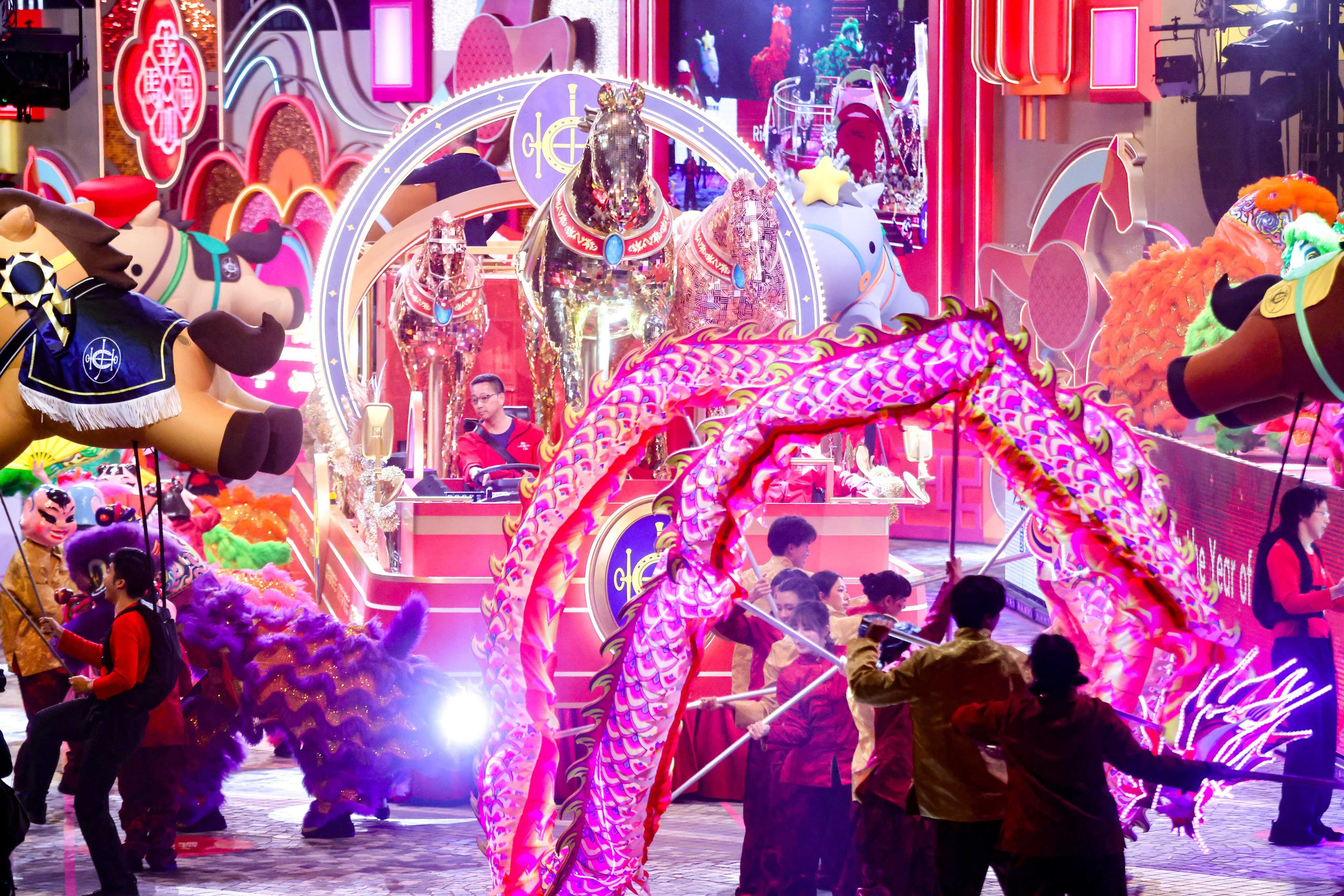 Your Voice: Meaning of Chinese New Year, fun school celebrations (long ...