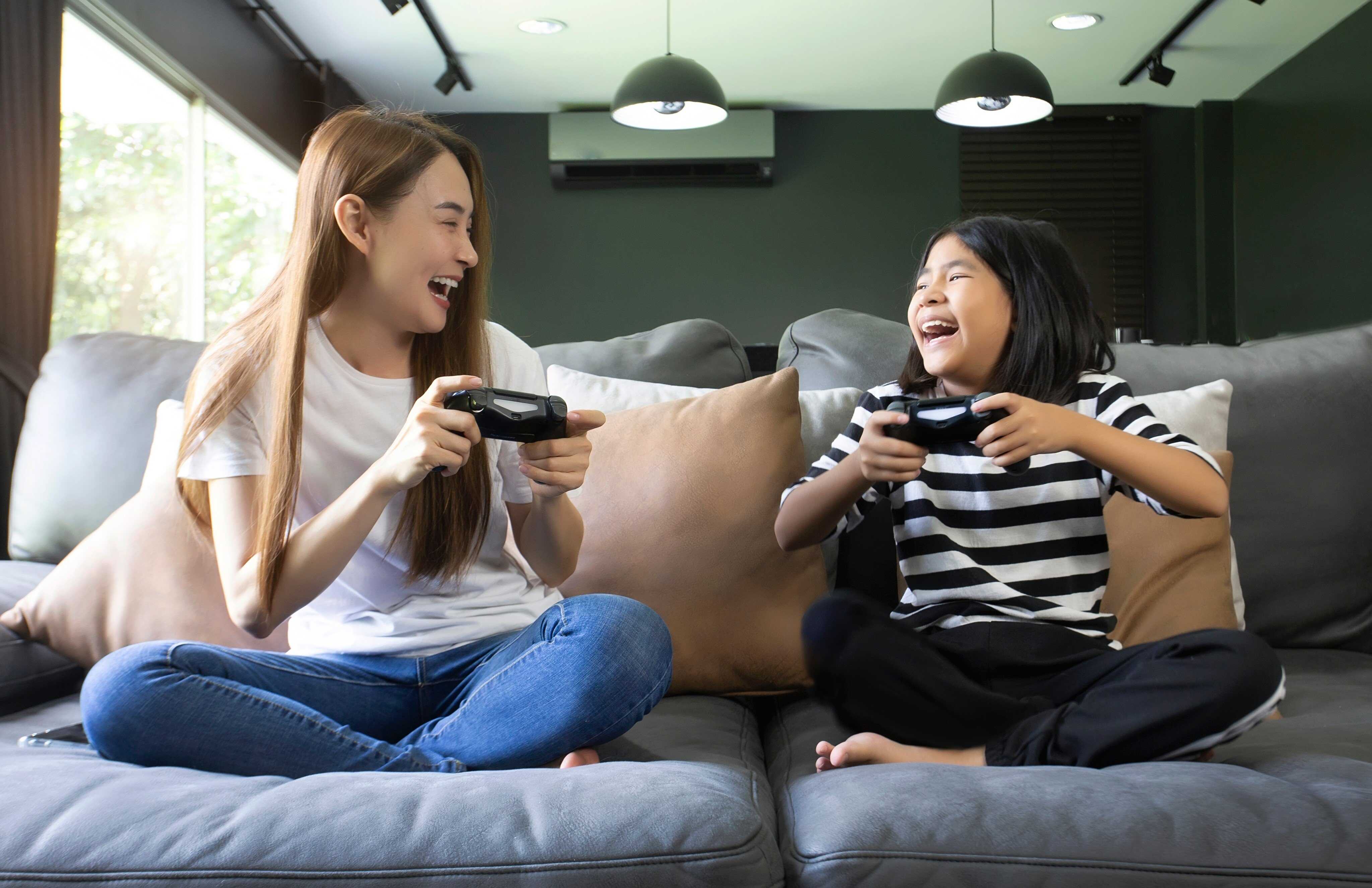 Playing video games with kids boosts family bonds, says the Chinese YMCA of Hong Kong study, with “Super Mario” and “Roblox” revealed as the top shared games. Photo: Shutterstock