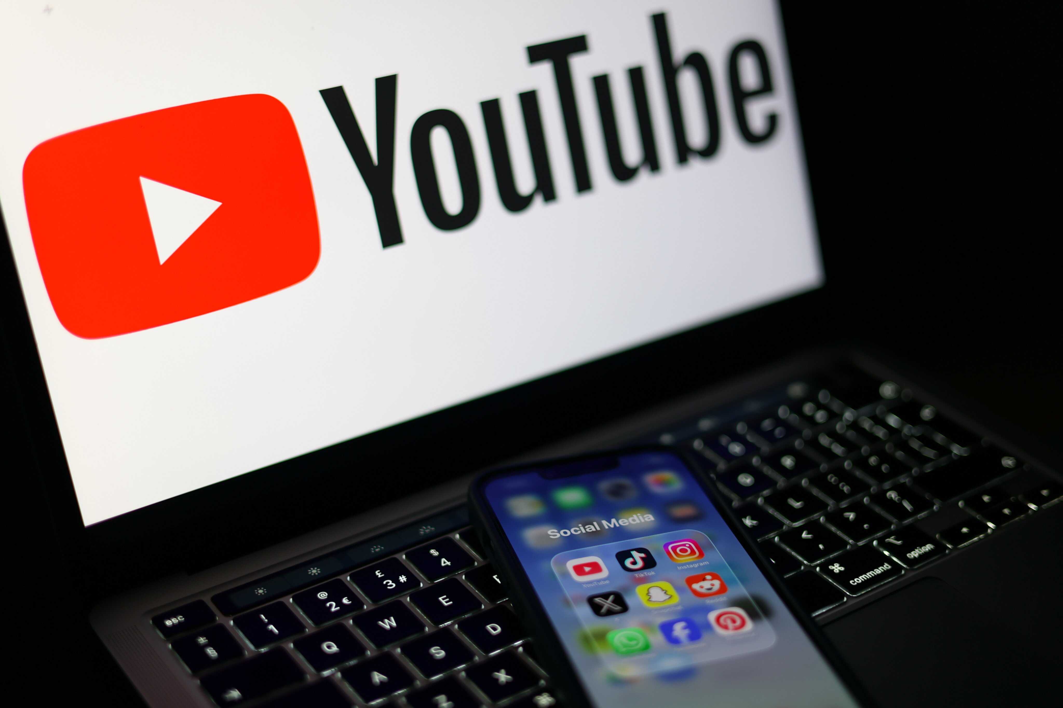 Educational YouTube videos can enhance learning by providing accessible information, but students must be cautious of misinformation and potential distractions. Photo: EPA