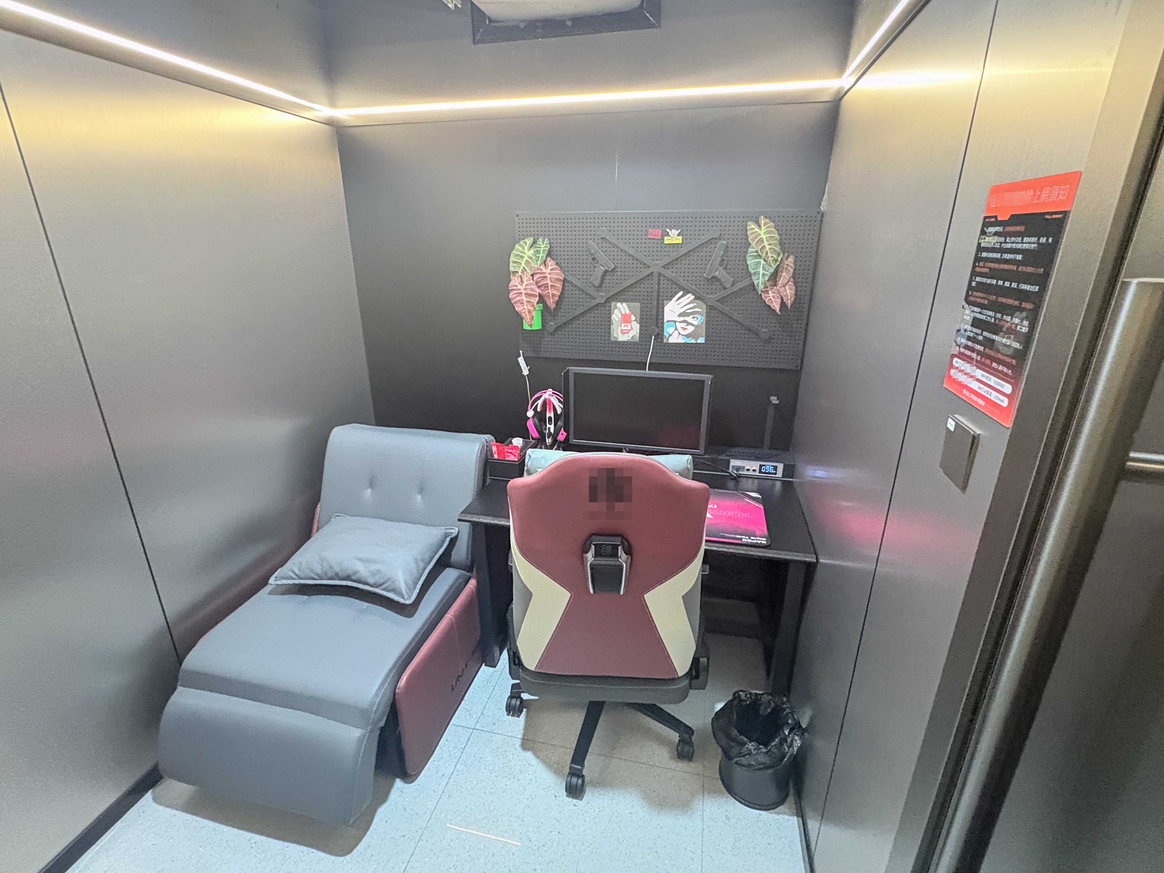 Hong Kong lawmakers debate regulations for overnight internet cafes