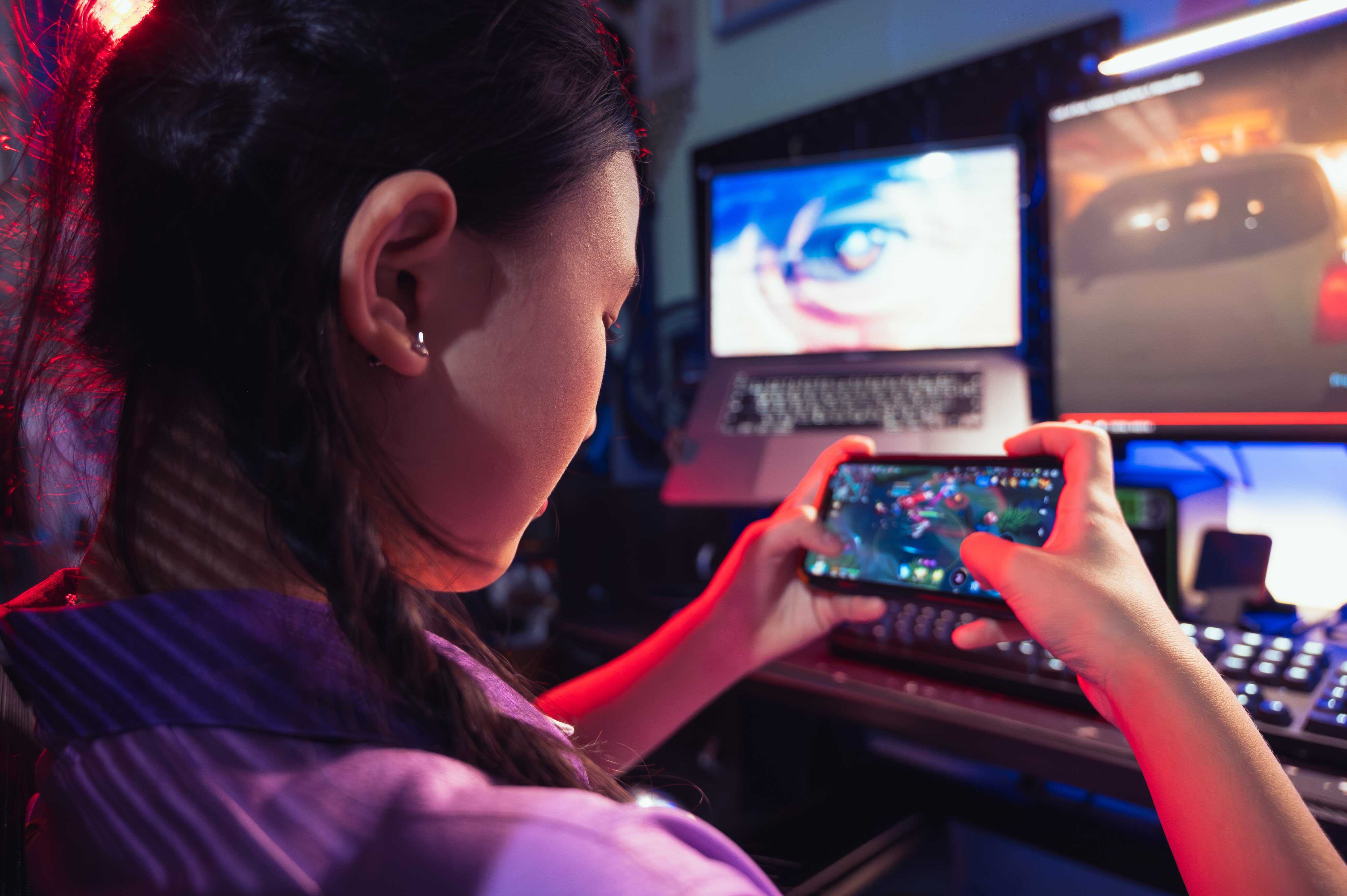 A recent study shows how certain games can be a gateway to adolescent gambling behaviour. Photo: Getty Images