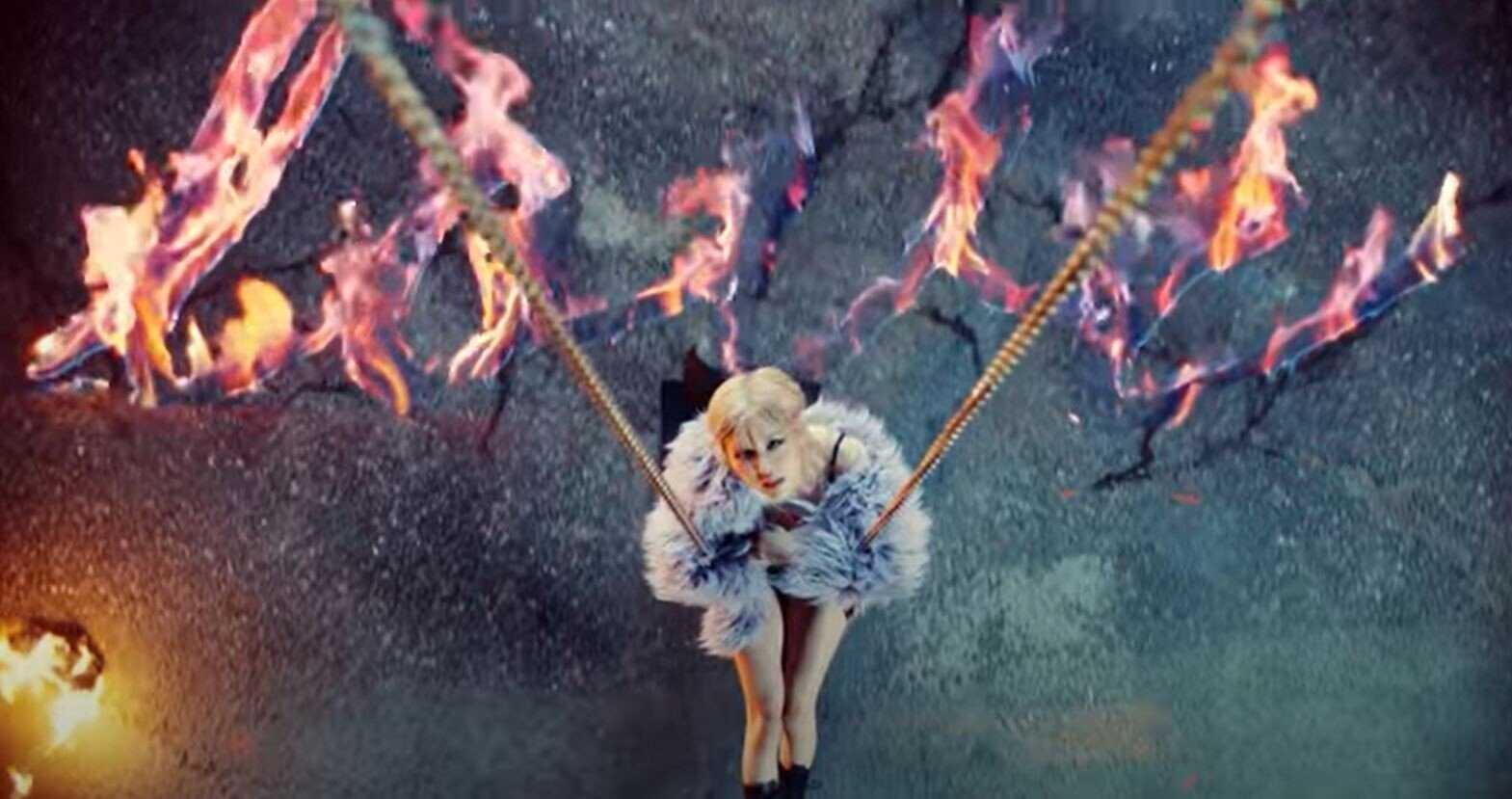 Rose is lighting up the charts and global records with her new solo music. Photo via Youtube/Blackpink