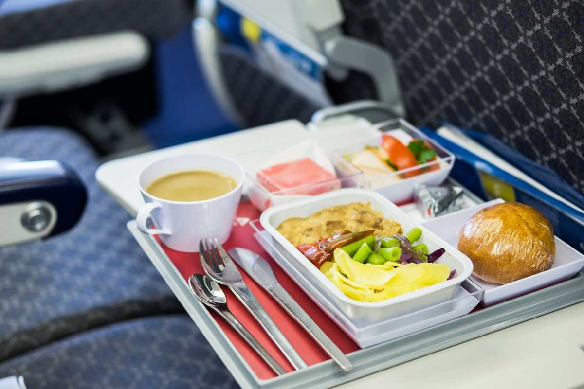 14 facts about airline catering - ohmyfacts Images... 6 crazy facts about airline food that will surprise even frequent ...