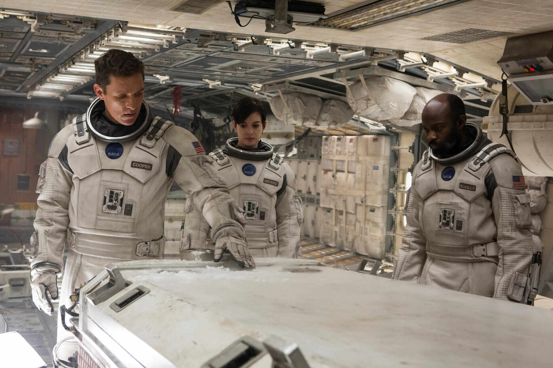 Interstellar tackles everything from infinity to intimacy [Review ...