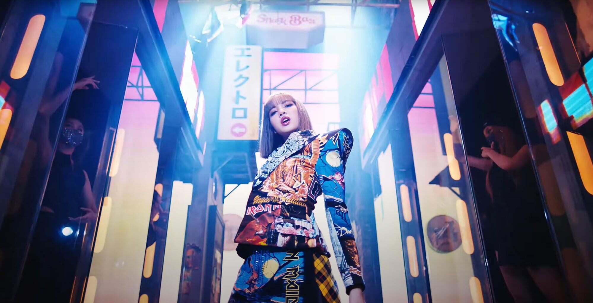 Blackpink member Lisa wears a graphic blazer in the ‘Lalisa’ music video. Photo: YouTube
