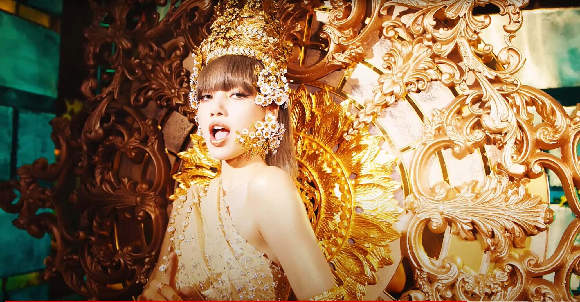 Lisa shows off her Thai roots in the music video for ‘Lalisa’. Photo: YouTube