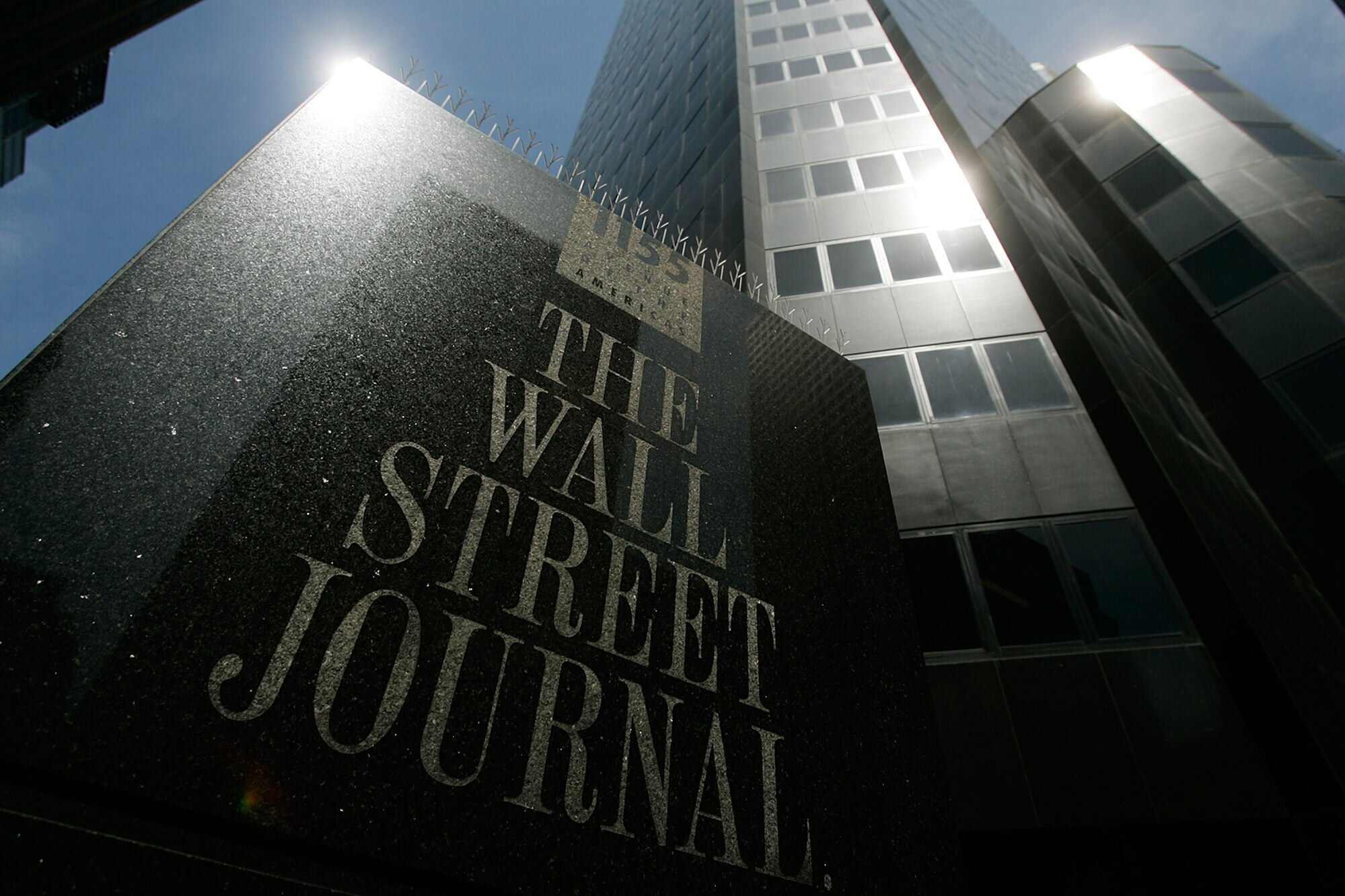 “The Wall Street Journal” has published an explosive article about Instagram. Photo: Getty Image