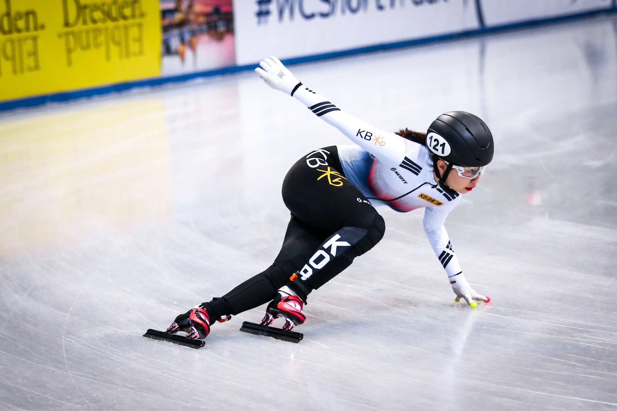 Korean speed skater Ji Yoo Kim competes during the ISU Short Track Speed Skating World Cup at the EnergieVerbund Arena in Dresden, Germany in February 2019. Photo: Shutterstock