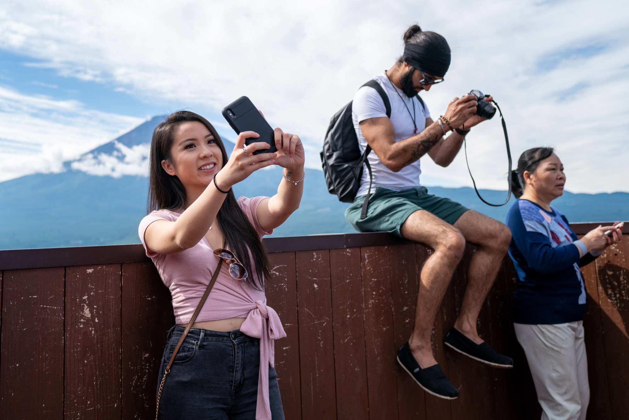 No hike is complete without a selfie to record how cute you look. Photo: Shutterstock