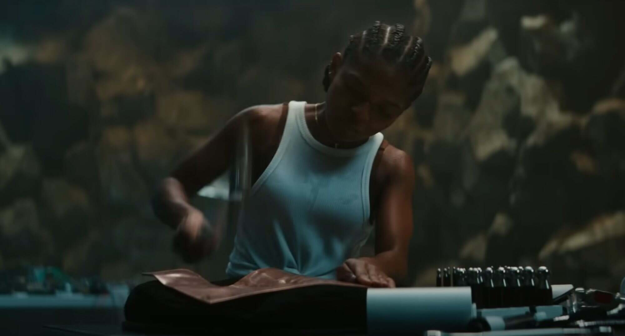 Dominique Thorne plays Riri Williams/Ironheart, a teenage engineering genius who designs her own version of an Iron Man suit. Photo: YouTube