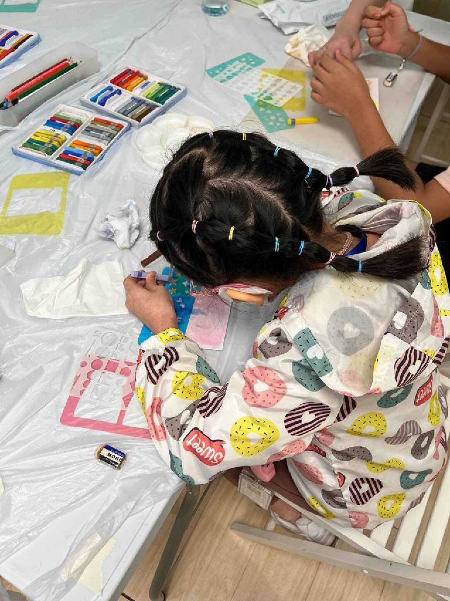 As of September, Hong Kong had 874 children in foster homes, but many are still awaiting foster care service. Photo: Hong Kong Family Welfare Society