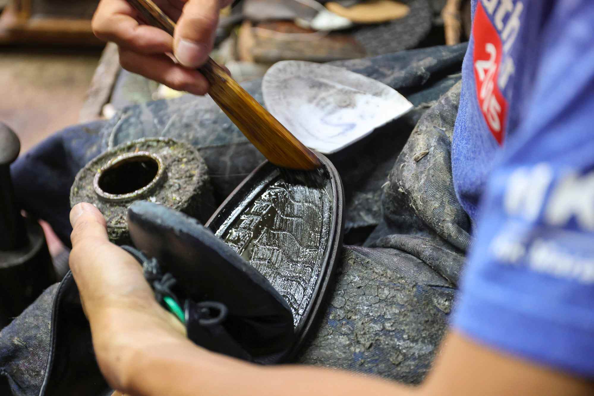 So Wing-kuen says he didn’t love working as a cobbler at first, but he has grown to love it. Photo: Edmond So