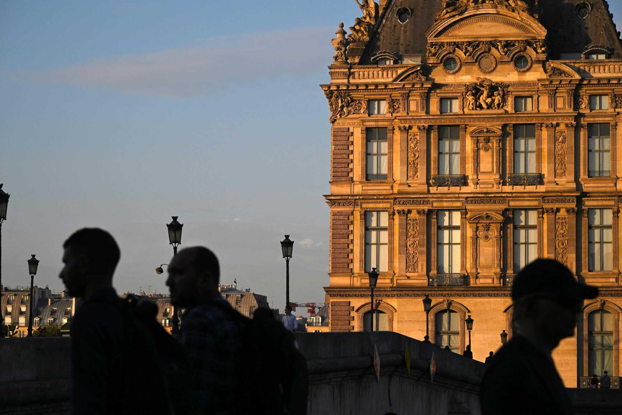 Louvre’s iconic painting “Mona Lisa” found to have its own distinctive chemical signature. Photo: AFP