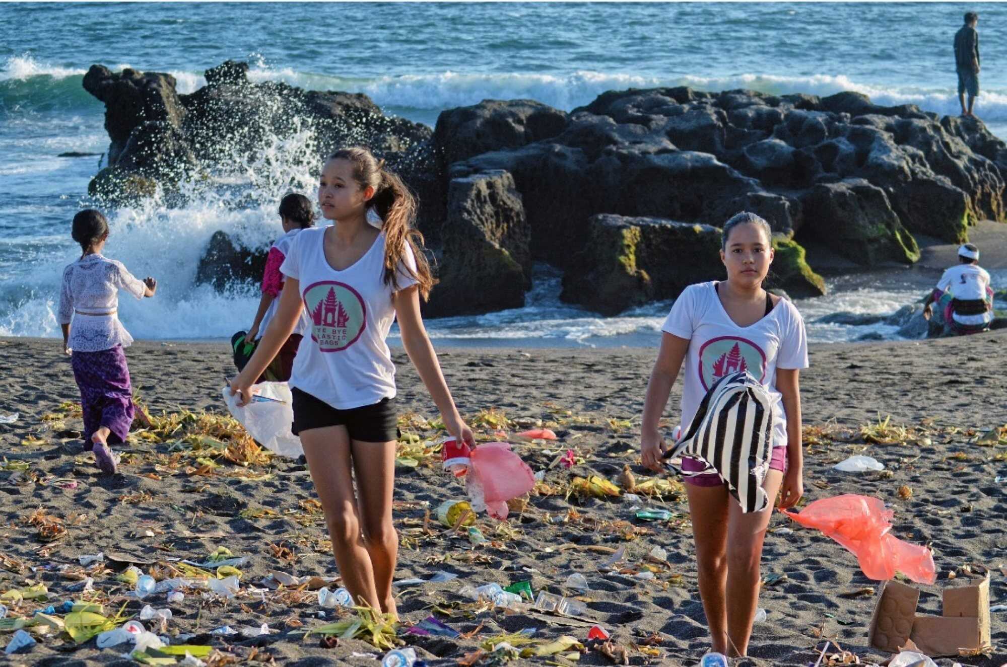 Melati Wijsen (left) and her sister Isabel launched an organisation called Bye Bye Plastic Bags in 2013. Photo: Handout