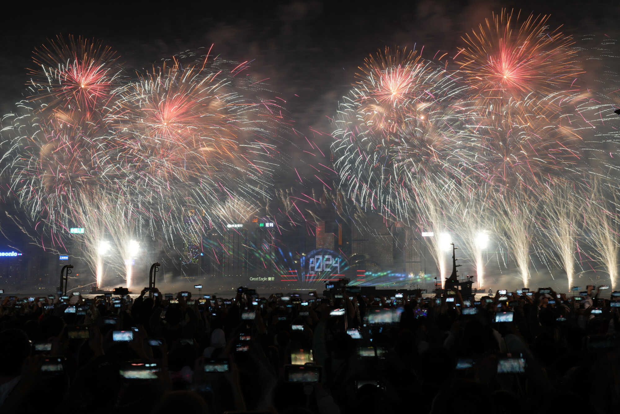 The New Year’s Eve fireworks show returned to Hong Kong after four years. Photo: Sam Tsang