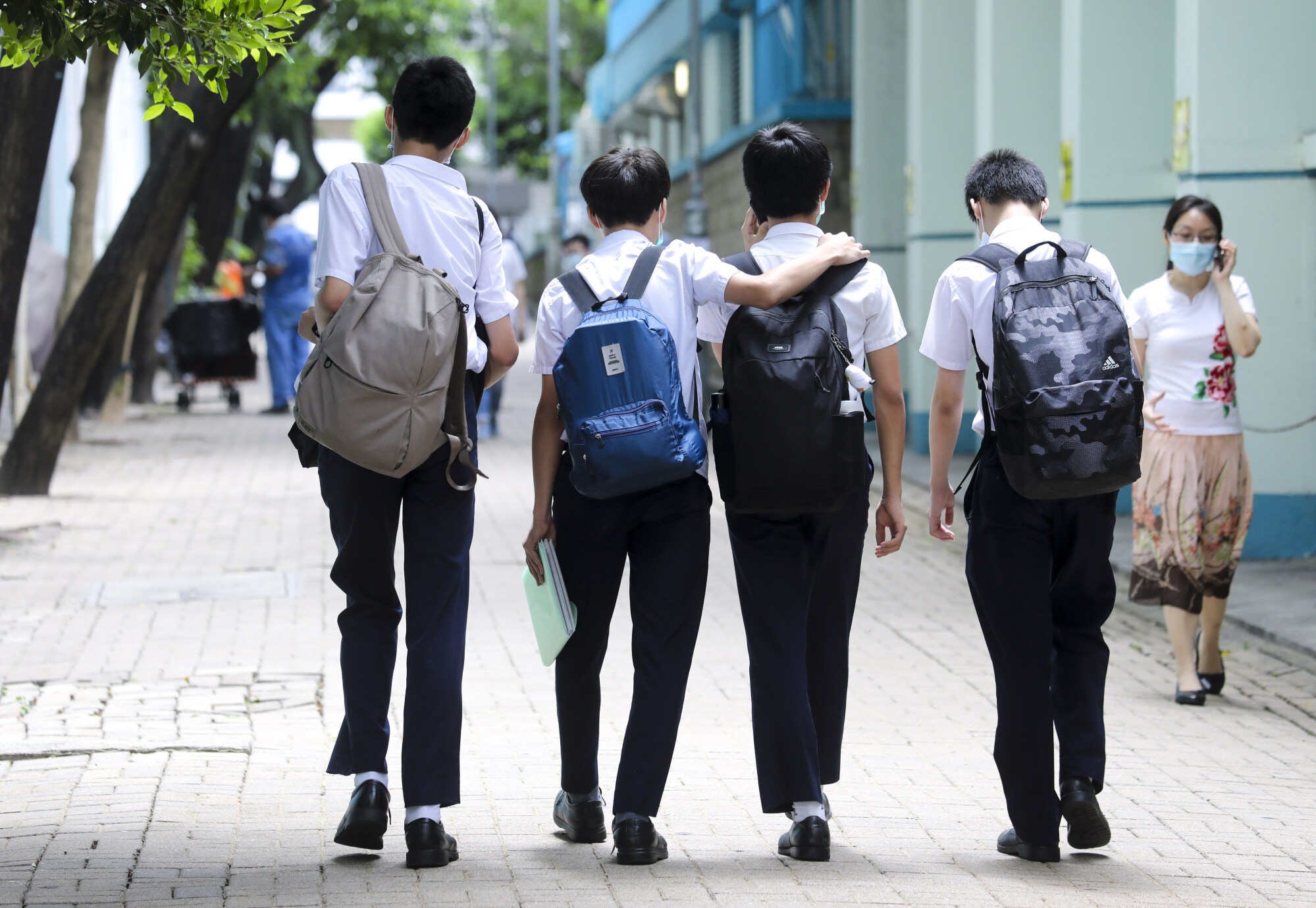 The number of Hong Kong students who considered suicide rose more at the secondary level. Photo: Dickson Lee