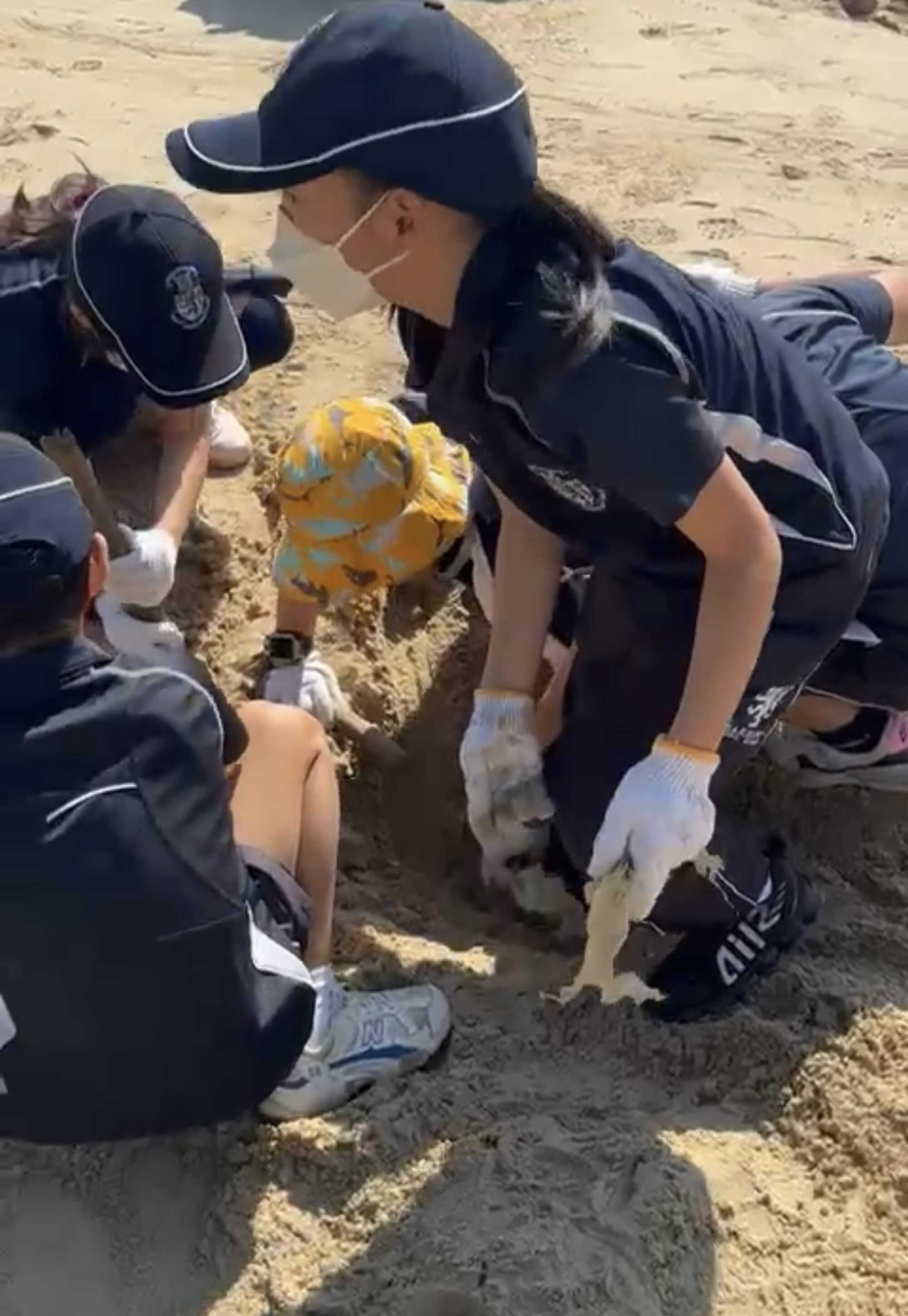 Summer’s class was disappointed by the amount of rubbish they found on the beach. Photo: Handout