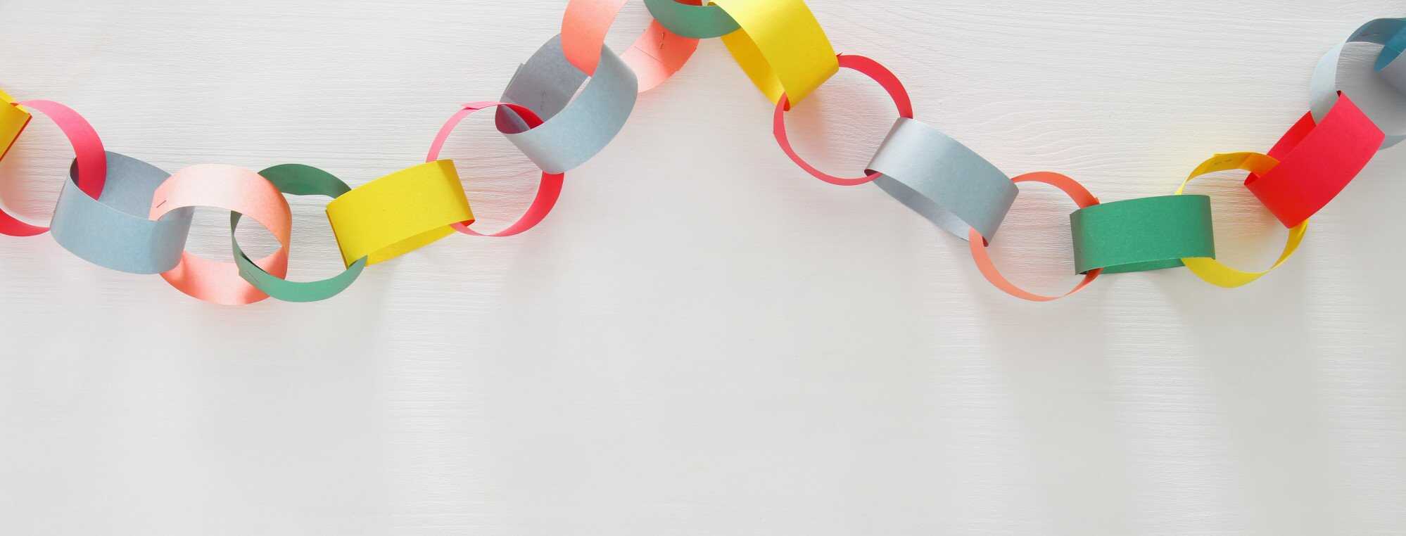 Here’s what your paper chain should look like. Photo: Shutterstock