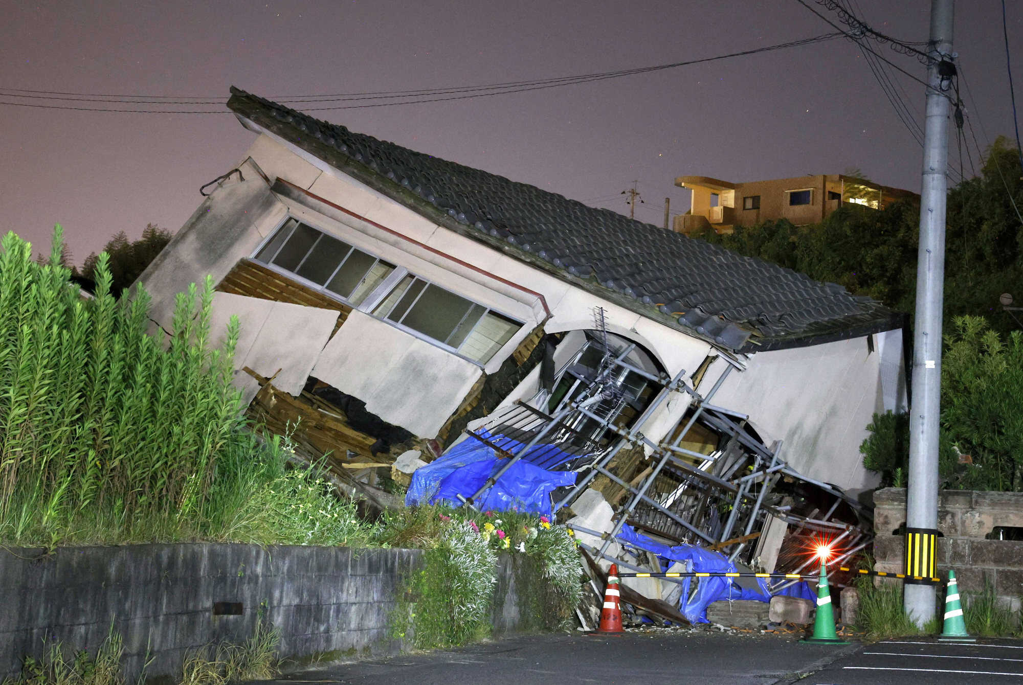 Earthquake preparedness includes understanding early warning systems and their limitations. Photo: Reuters