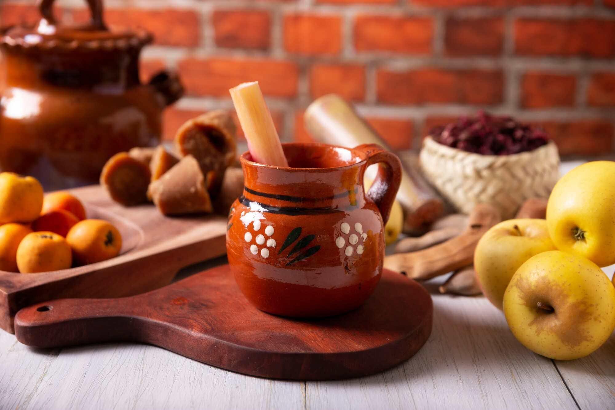 Sit back and enjoy a fun Christmas film with this Mexican Christmas fruit punch. Photo: Shutterstock