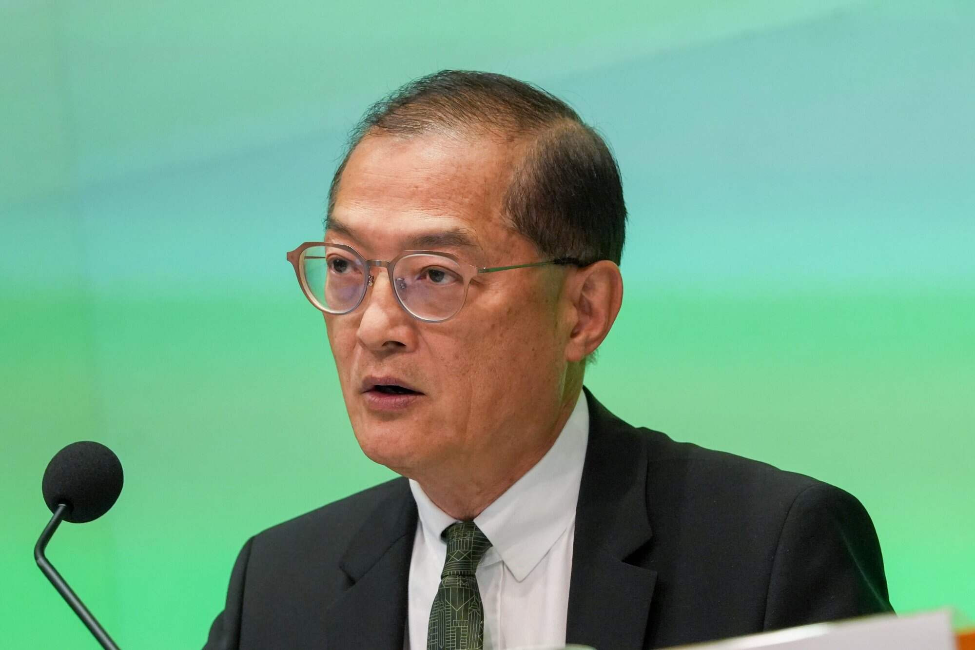Secretary for Health Lo Chung-mau said the screening drive focused on people with no apparent signs of mental health issues. Photo: Sun Yeung
