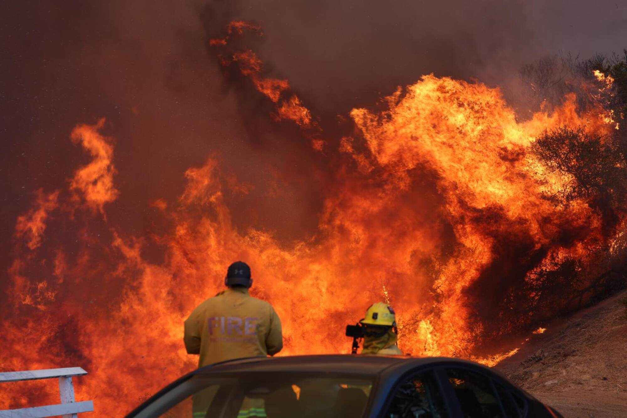 The Palisades fire rages in Pacific Palisades, California, United States on January 7, 2025, pushed by gusting Santa Ana winds Photo: Los Angeles Times/TNS