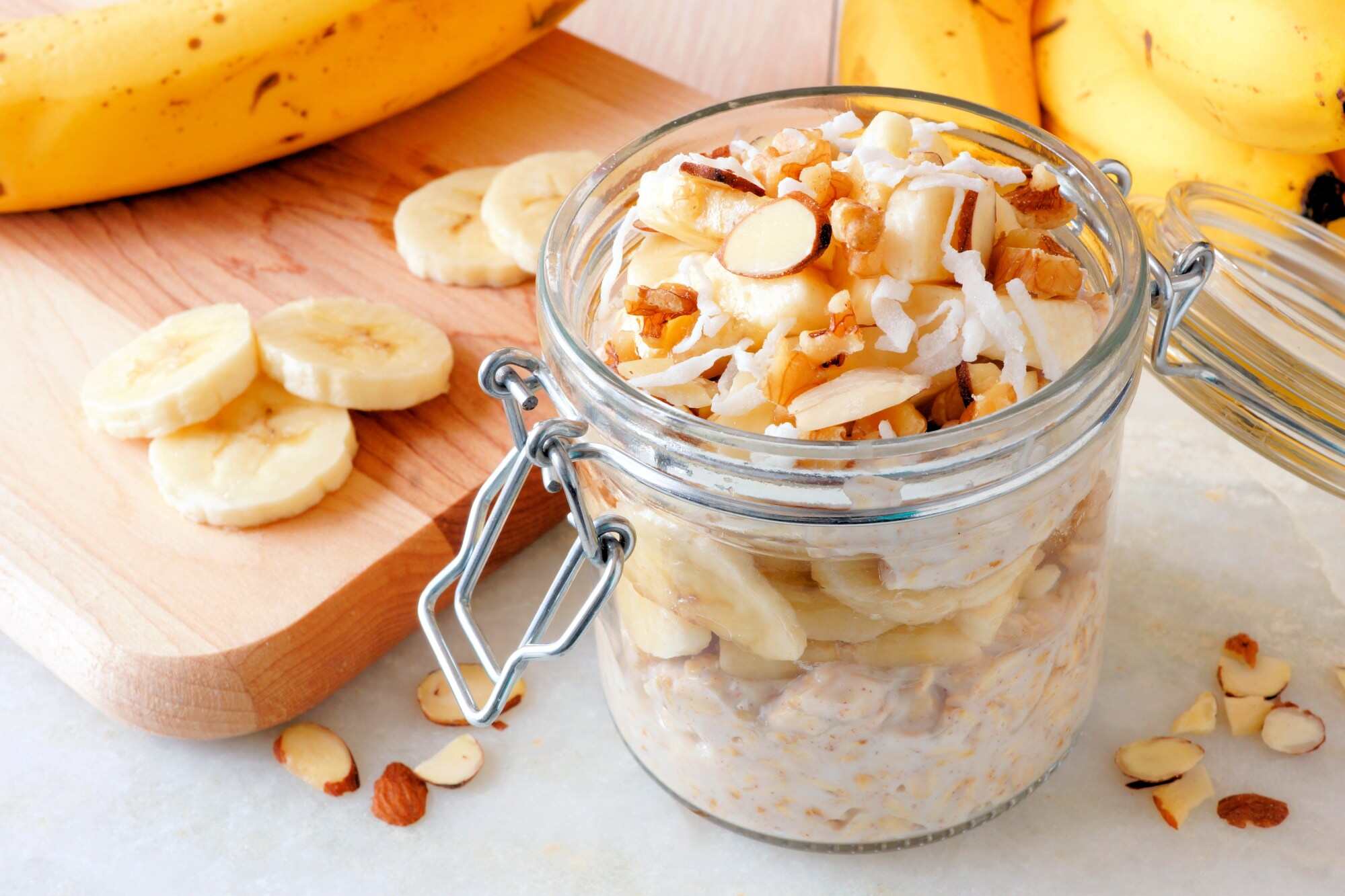 Overnight oats are an easy breakfast option. Photo: Shutterstock