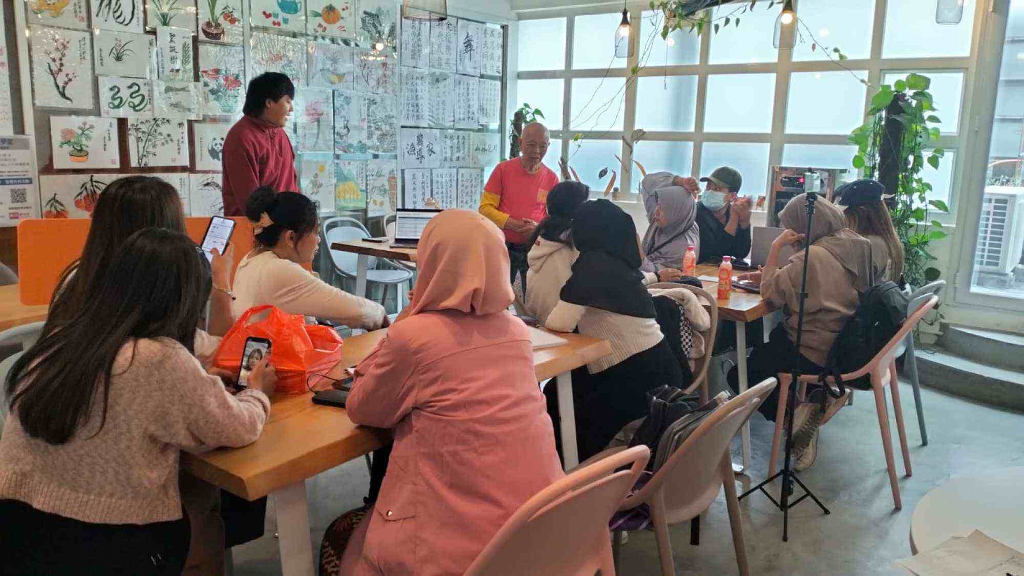 Members of Hong Kong’s Indonesian community attend a Cantonese class. Photo: Handout