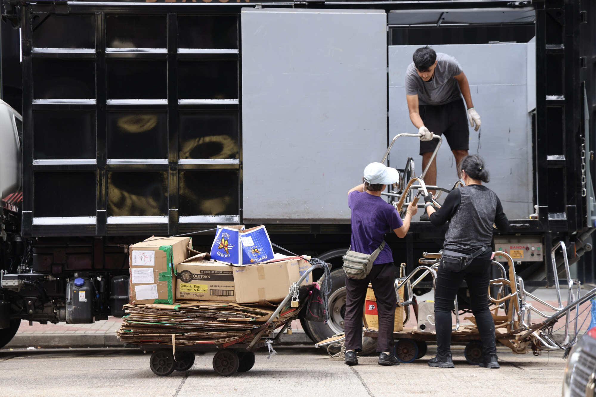 Hong Kong first introduced a statutory minimum wage in 2011 that was set at HK$28 an hour. Photo: Jelly Tse