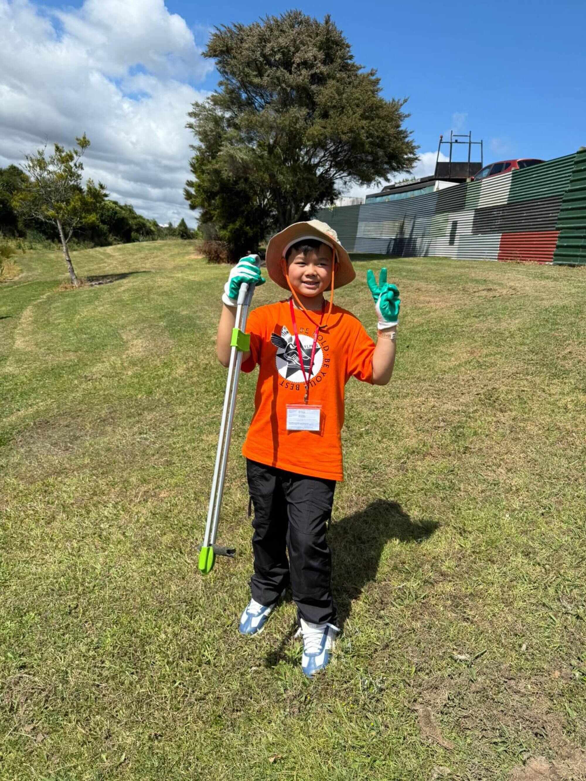 Yu Shing-tsun shares his experience picking up rubbish in New Zealand. Photo: Handout