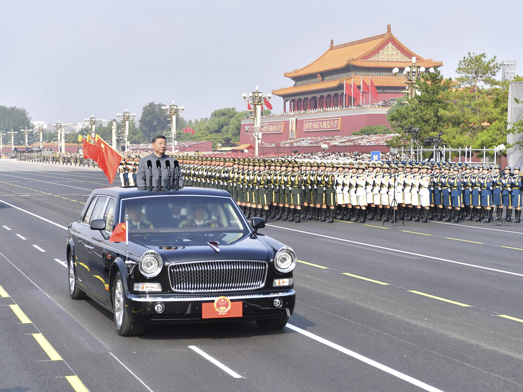 Chinese President Xi Jinping inspects troops during the commemoration. Photo: Xinhua