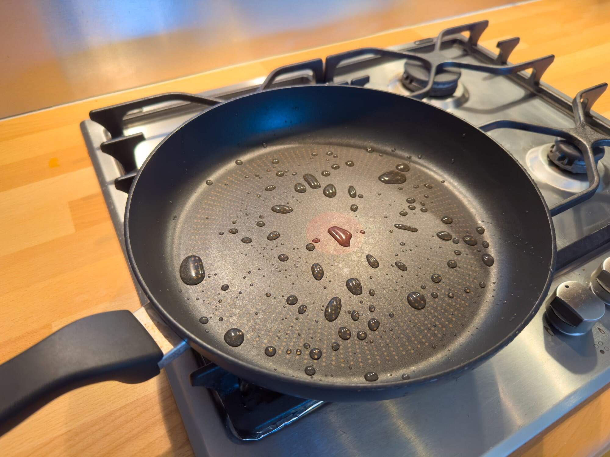 Non-stick frying pans use PFAS on their surface. Photo: Shutterstock