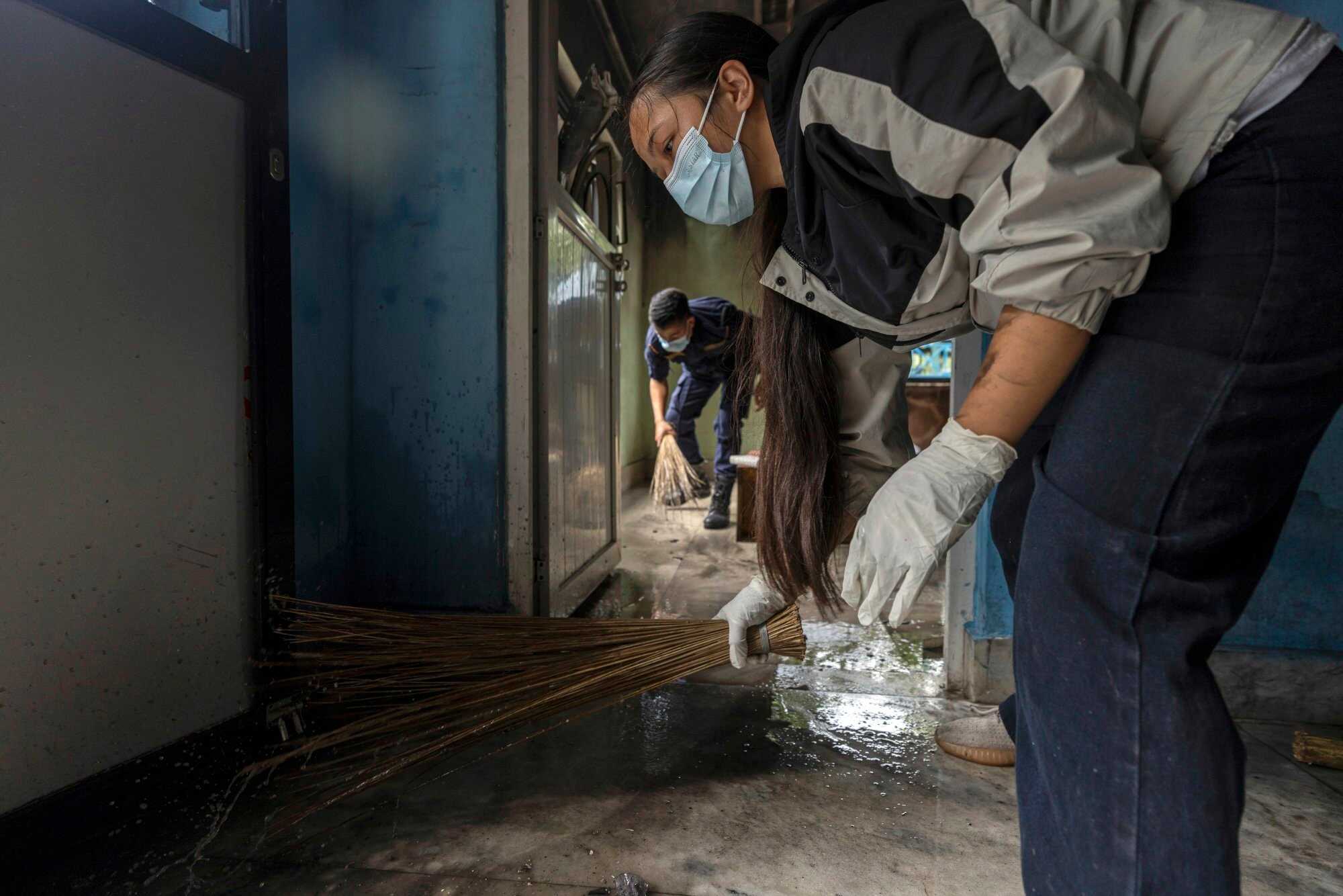Youth volunteers organised efforts to rehabilitate affected areas in Kathmandu. Photo: EPA