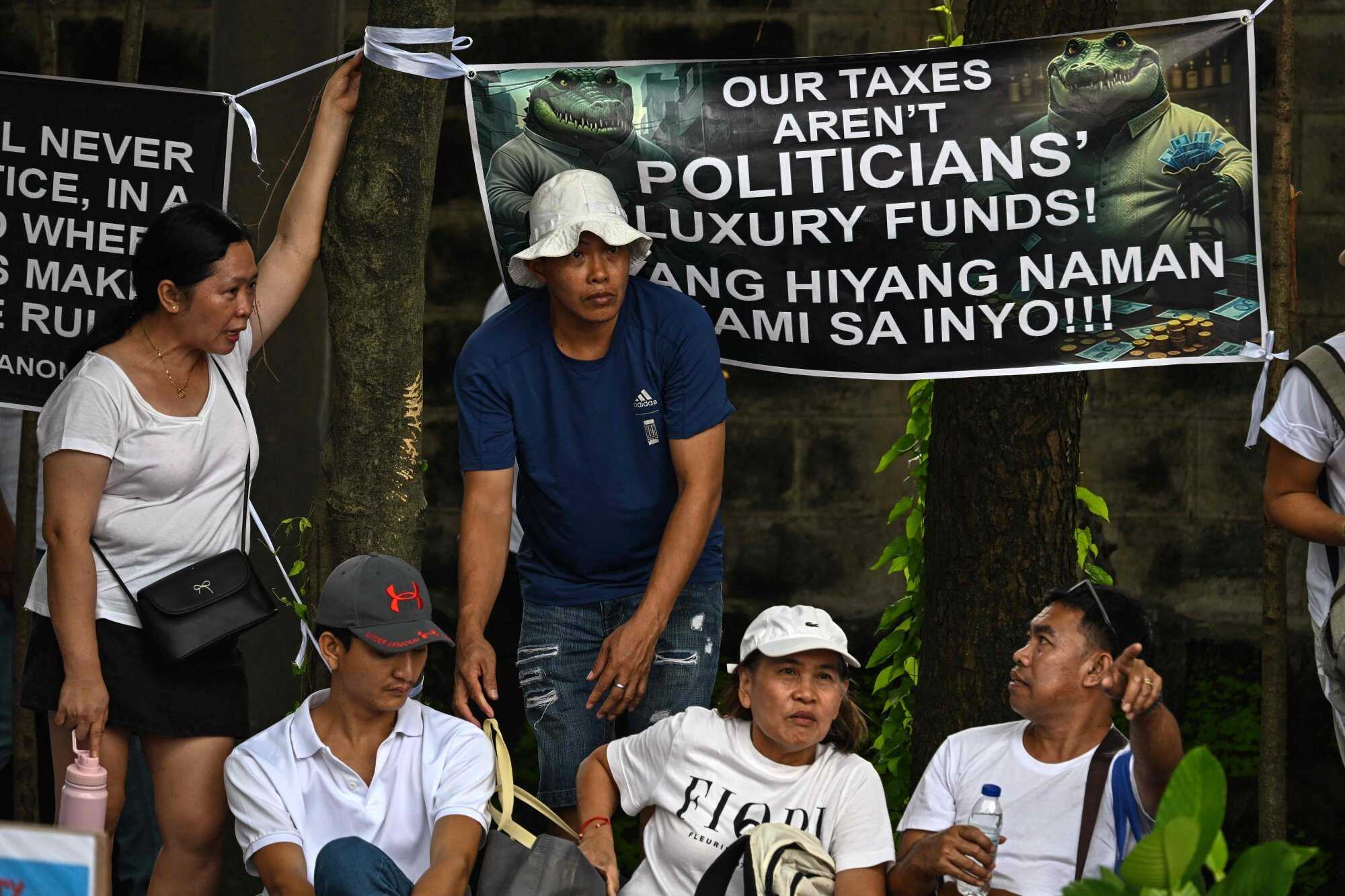 Thousands of Filipinos marched in Manila on September 21 to express their anger over a ballooning scandal involving bogus flood-control projects, believed to have cost taxpayers billions of dollars. Photo: AFP