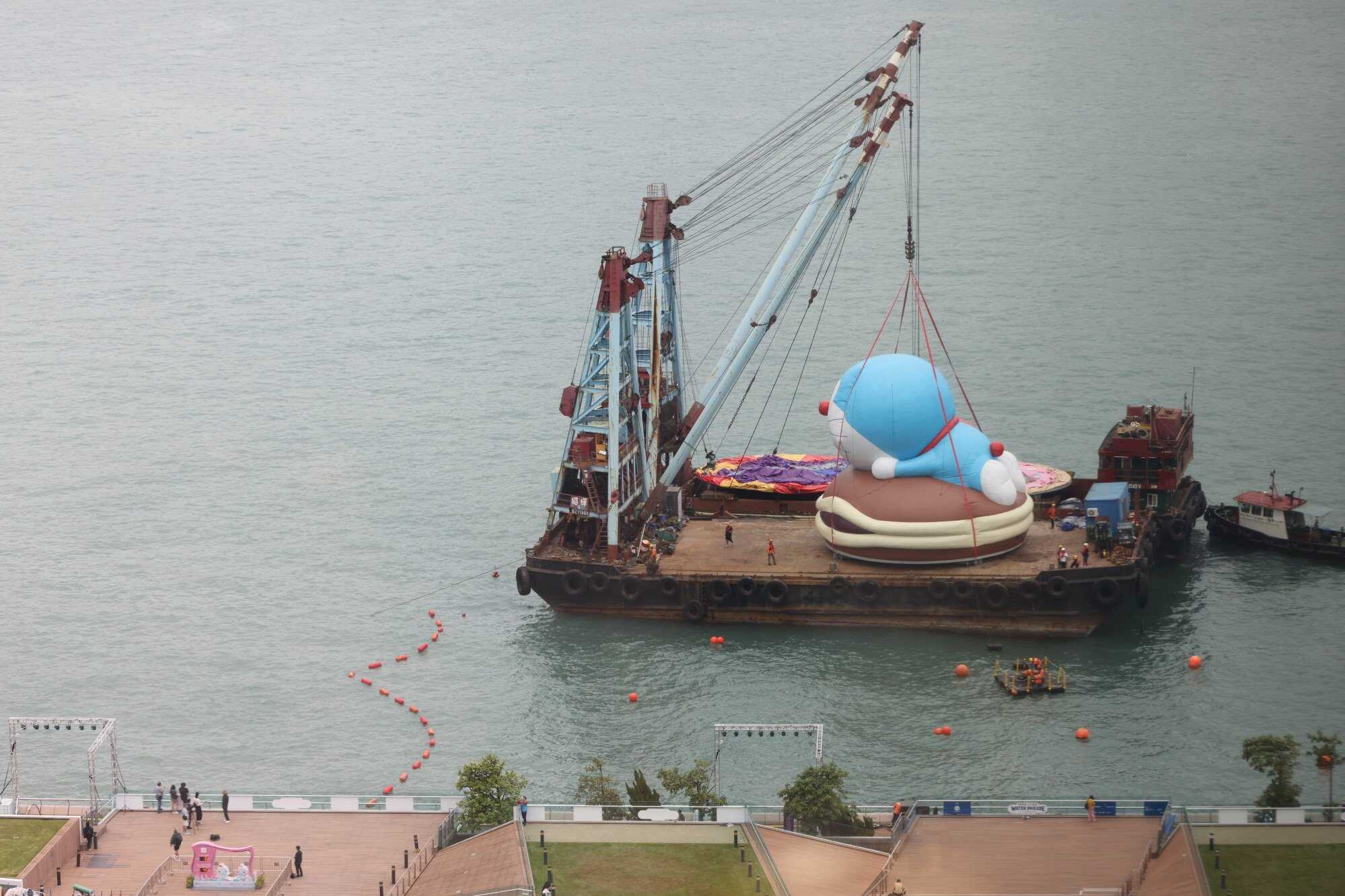 The popular children’s characters were towed and inflated before the week-long event, which included a market and a special parade. Photo: Nora Tam
