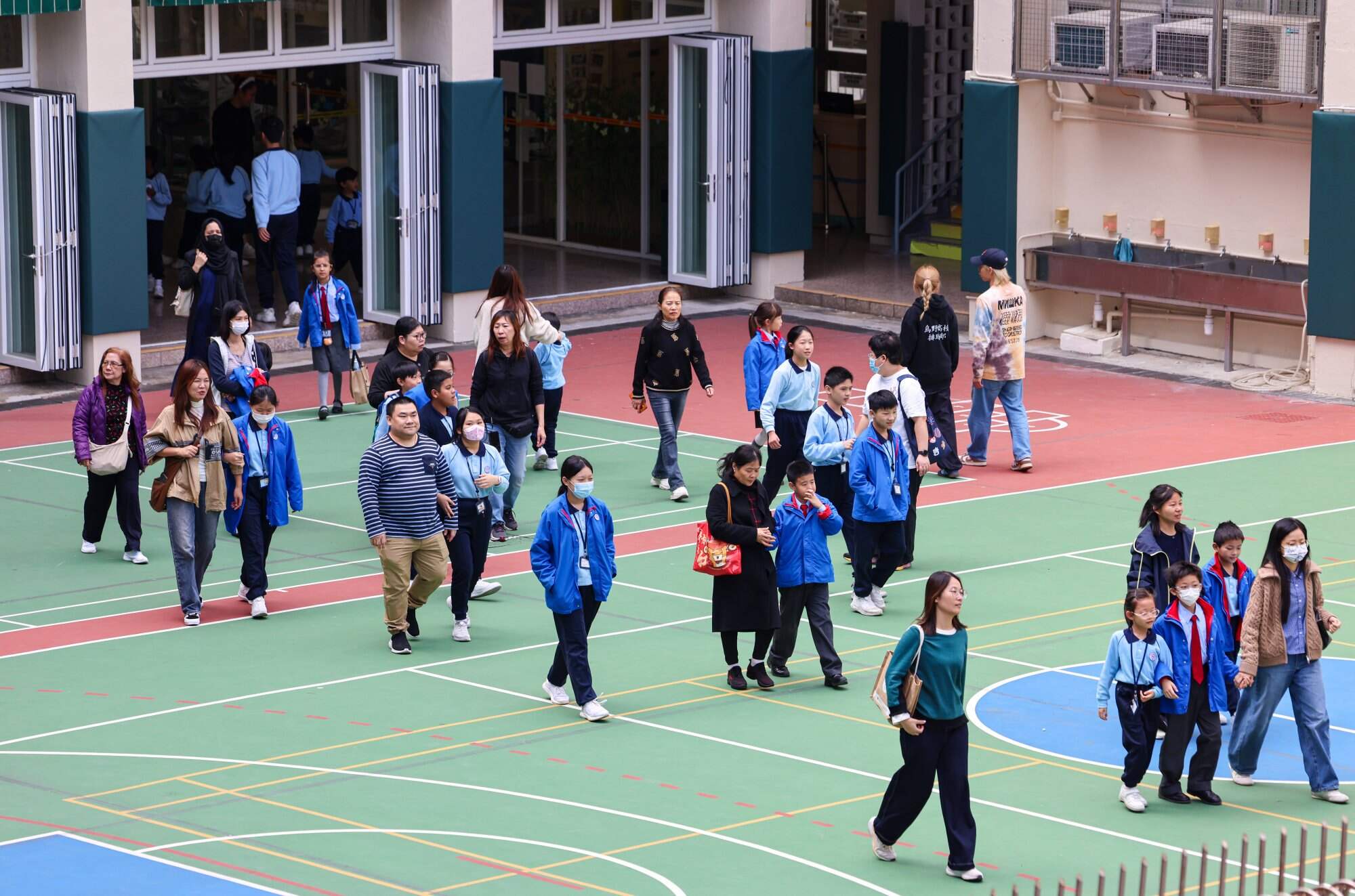 Hong Kong has 114 EMI government and subsidised schools. The remaining 270 public secondary schools are either CMI schools or adopt English for some classes and subjects. Photo: Jelly Tse
