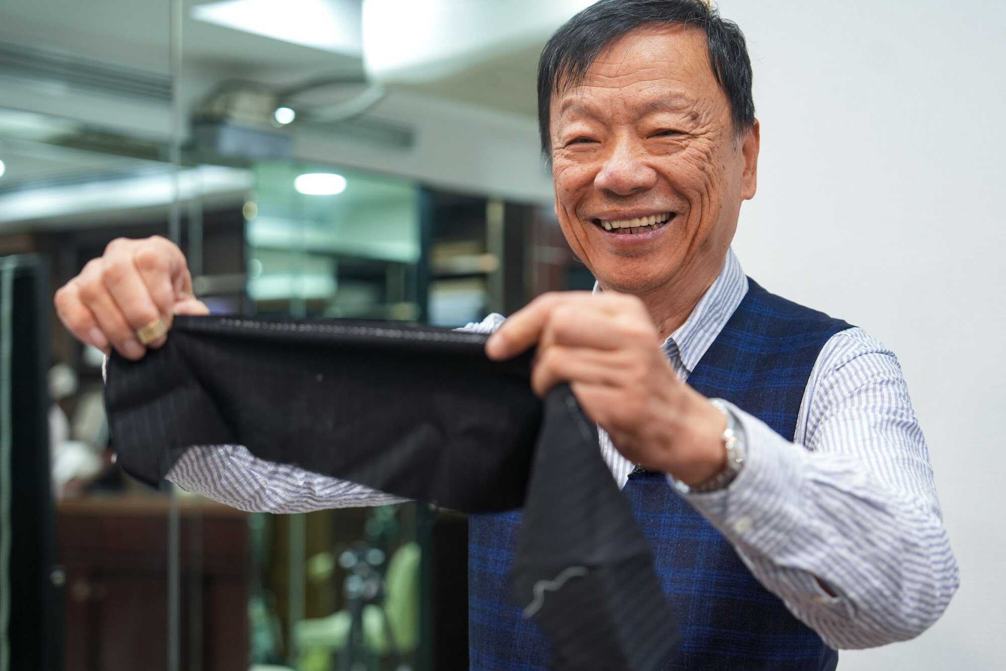 Master Woo says he is fortunate to have had the opportunity to appreciate the fine craftsmanship of suit-making. Photo: Sun Yeung