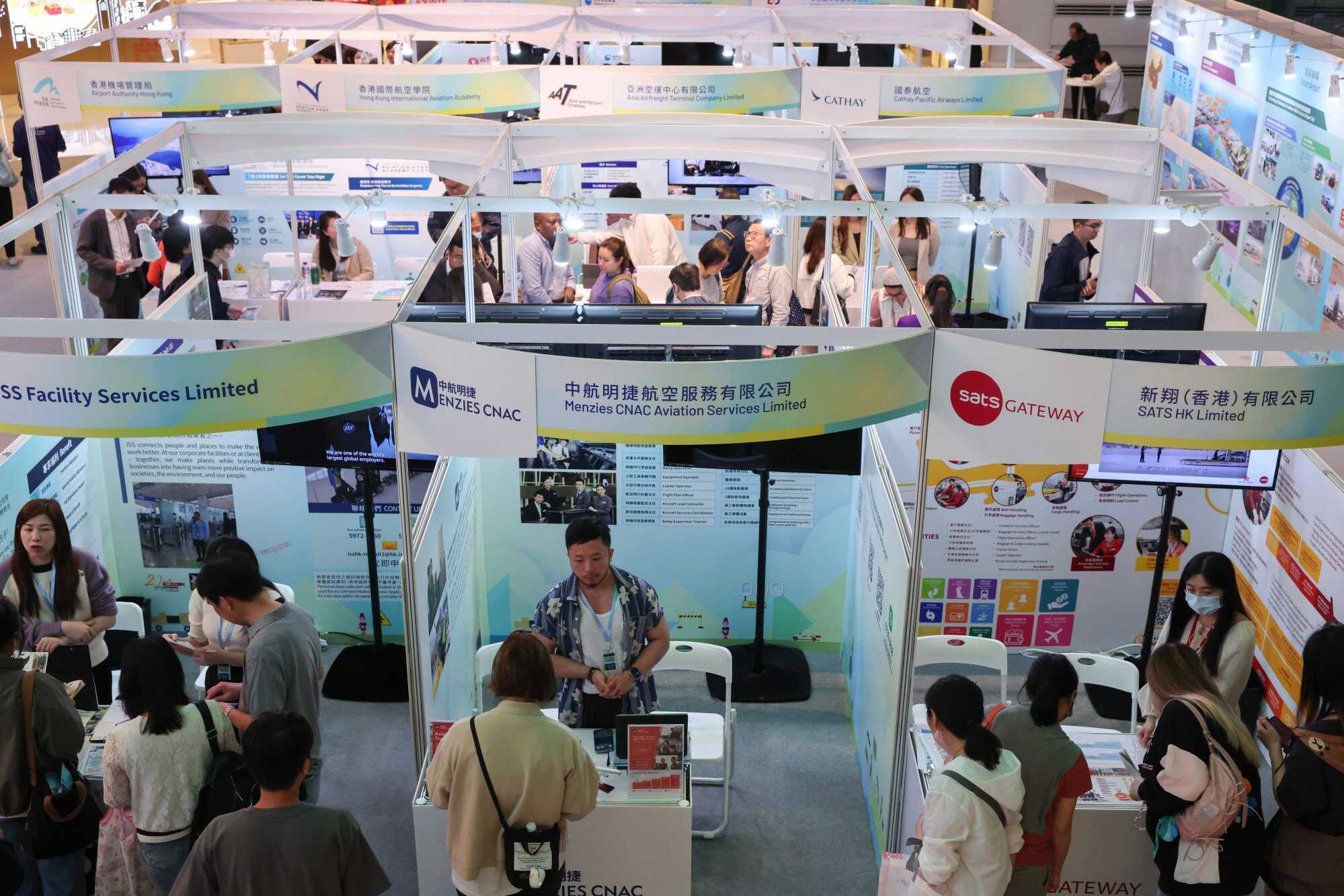 The number of available jobs plunged by more than half in 2025, compared with the previous year. Photo: Nora Tam