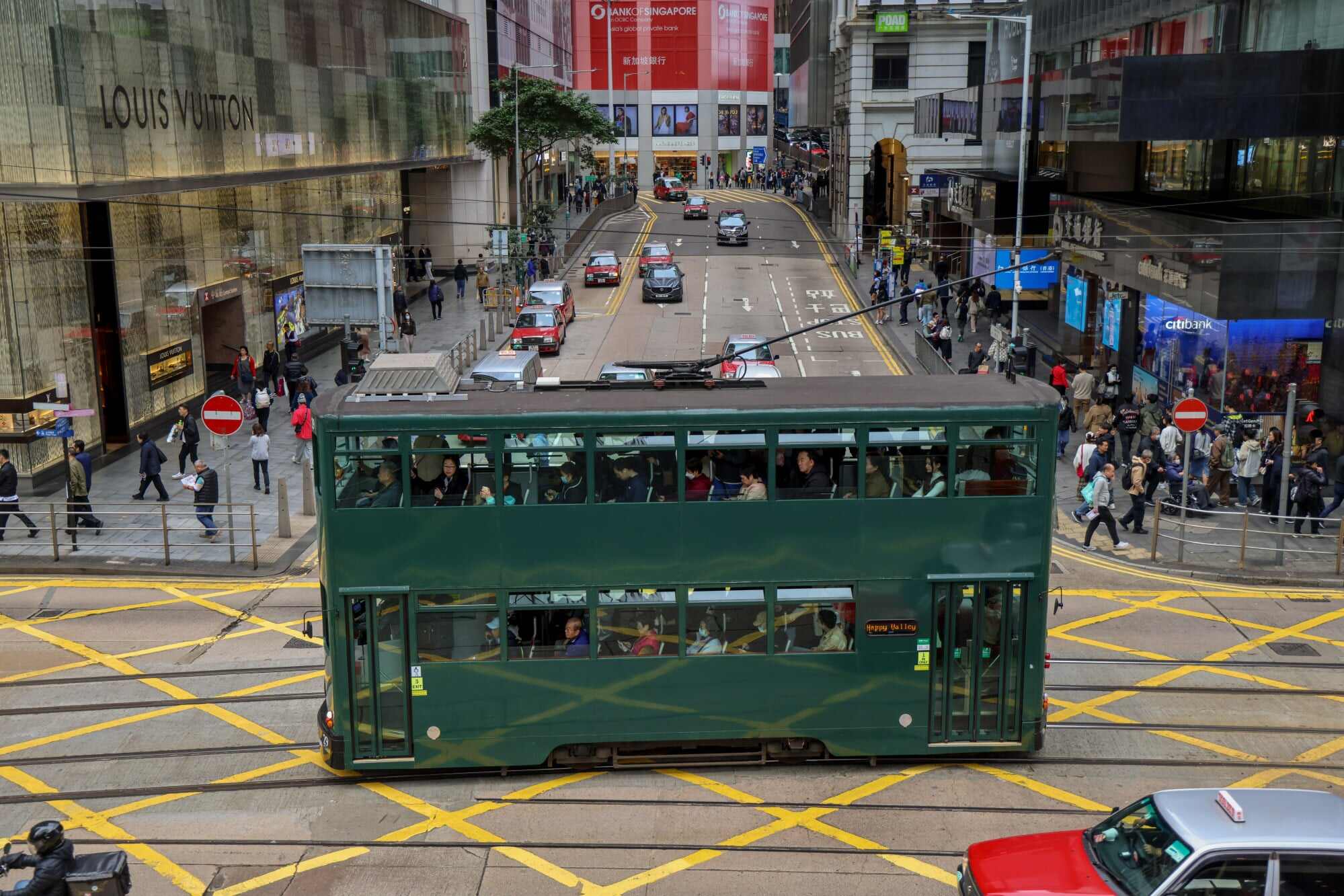 A tram on Des Voeux Road Central in Central. Photo: Jelly Tse