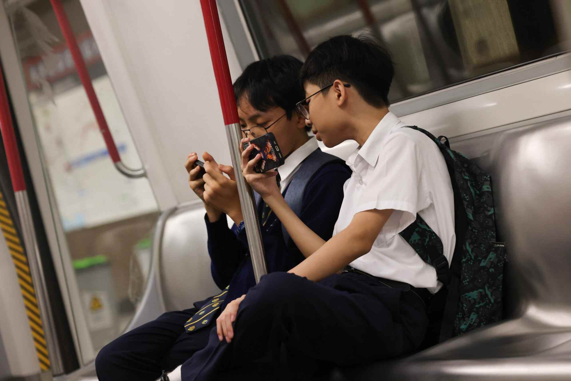 Excessive phone use could cause physiological problems that affect academic performance, warned Dr Cindy Lau Cin-yee of the Chinese University of Hong Kong. Photo: Jelly Tse